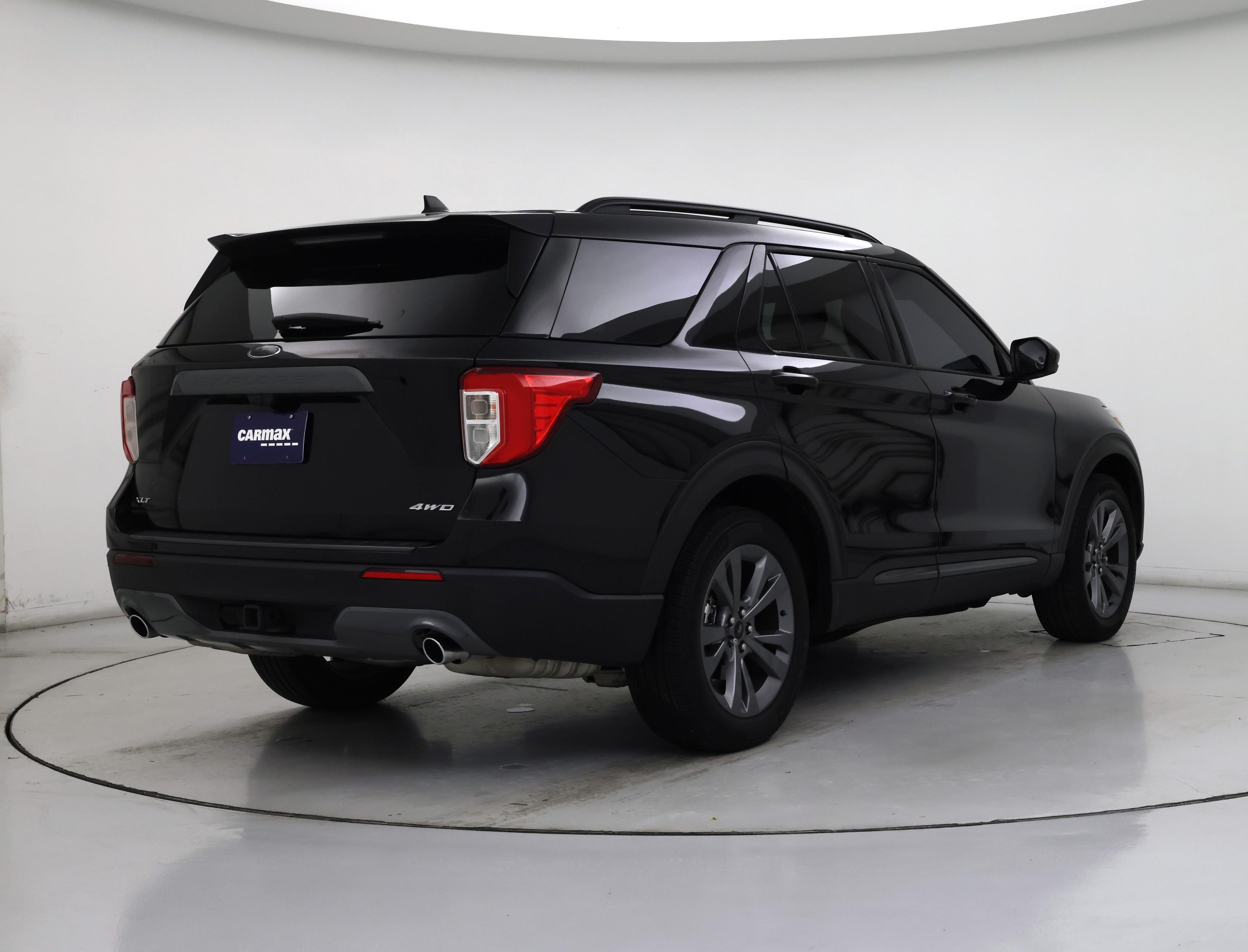 Thumbnail: 2022 Ford Explorer - 8