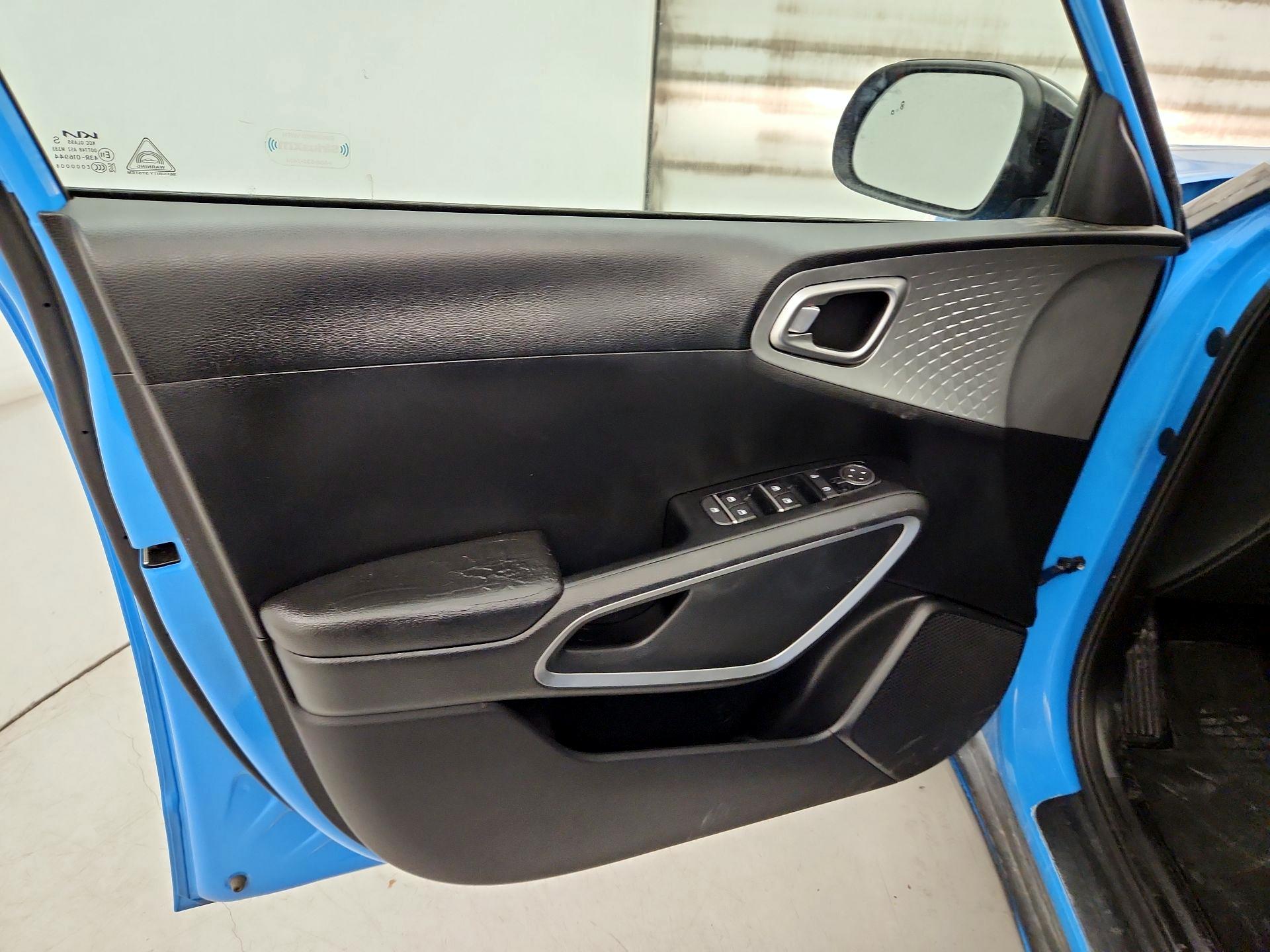 Thumbnail: 2023 Kia Soul - 12