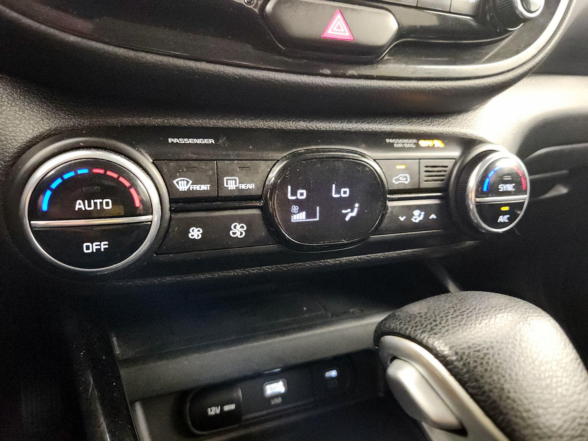 Thumbnail: 2023 Kia Soul - 17