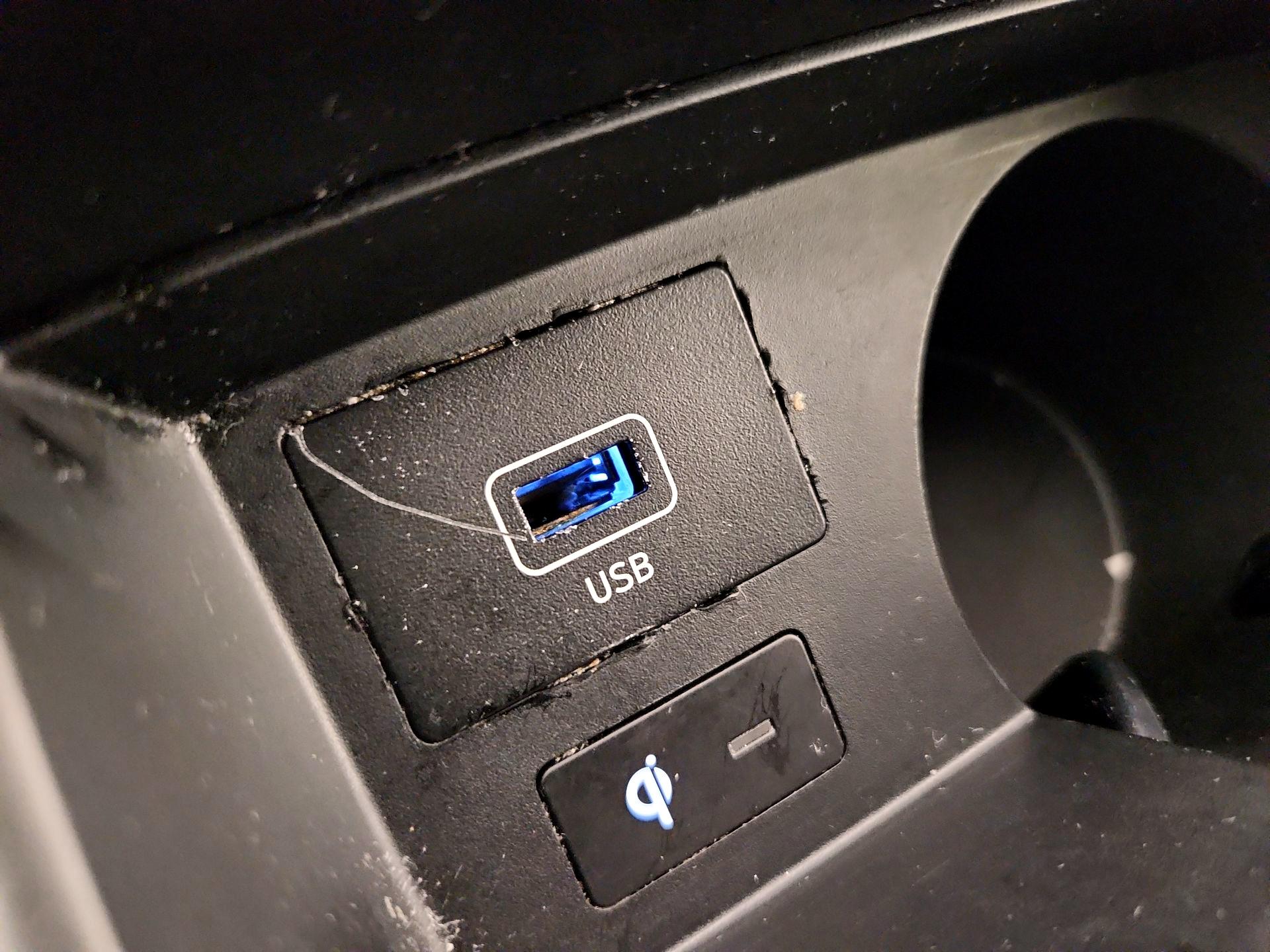 Thumbnail: 2021 Hyundai Santa Fe - 18