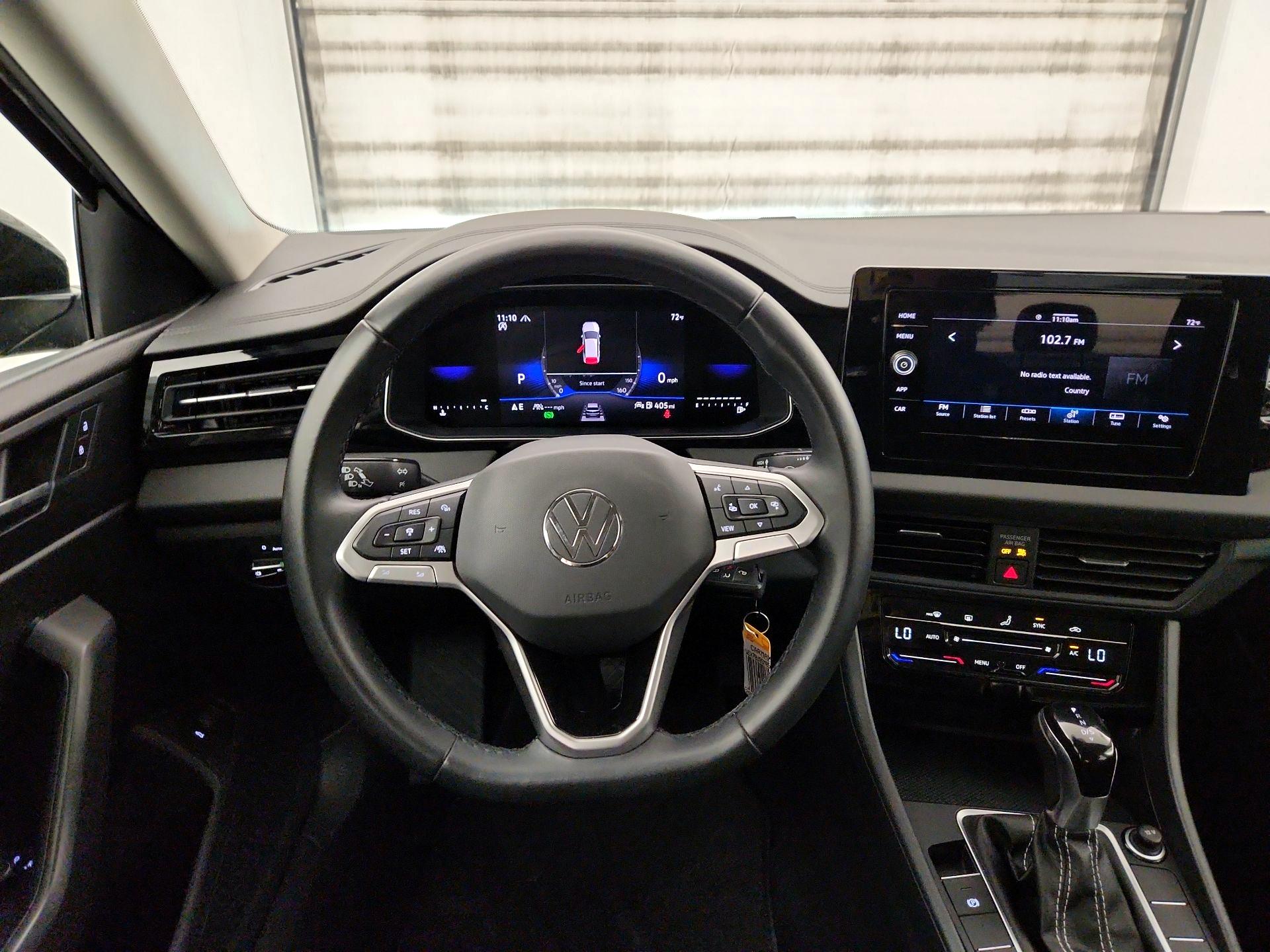 Thumbnail: 2025 Volkswagen Jetta - 10