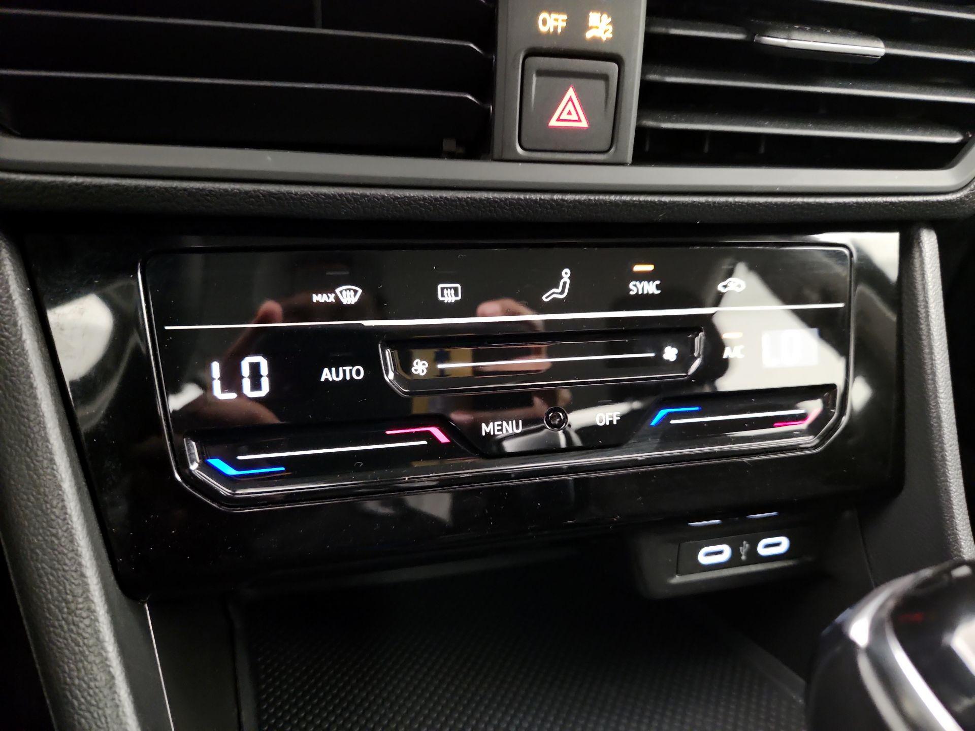 Thumbnail: 2025 Volkswagen Jetta - 16