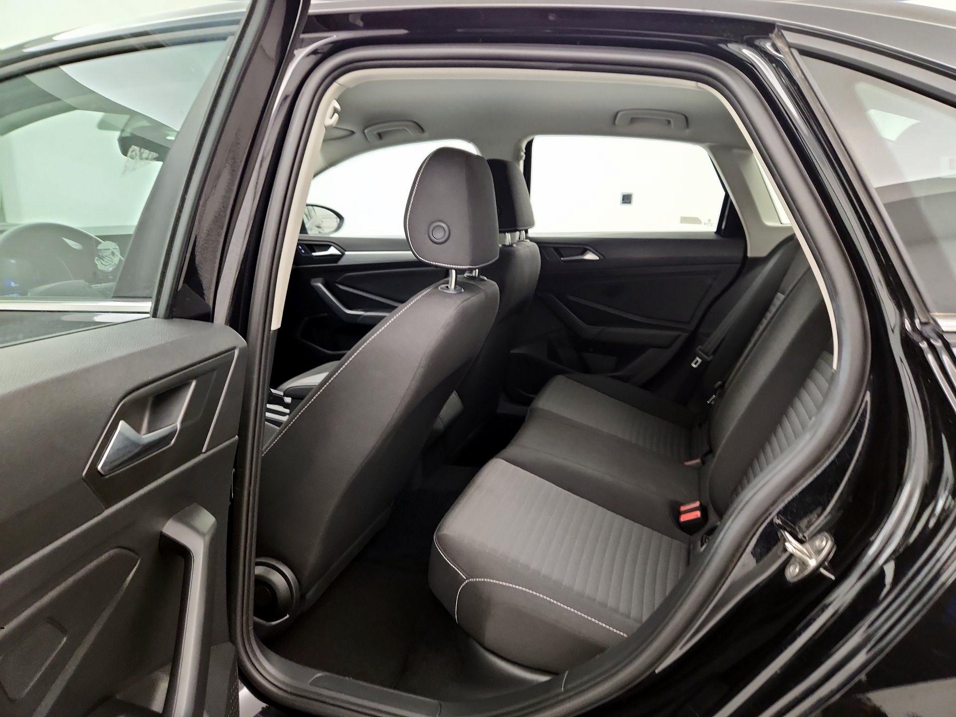 Thumbnail: 2025 Volkswagen Jetta - 19