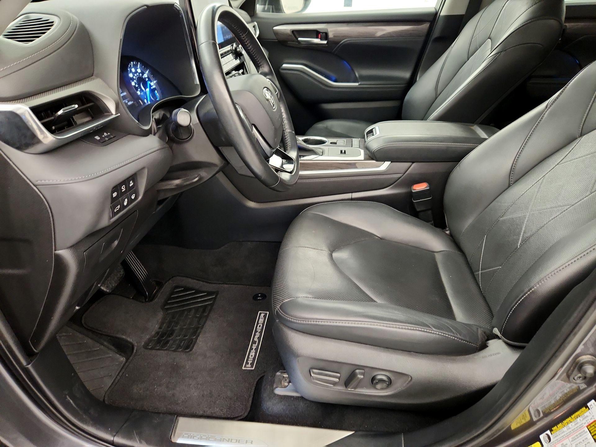 Thumbnail: 2021 Toyota Highlander - 11