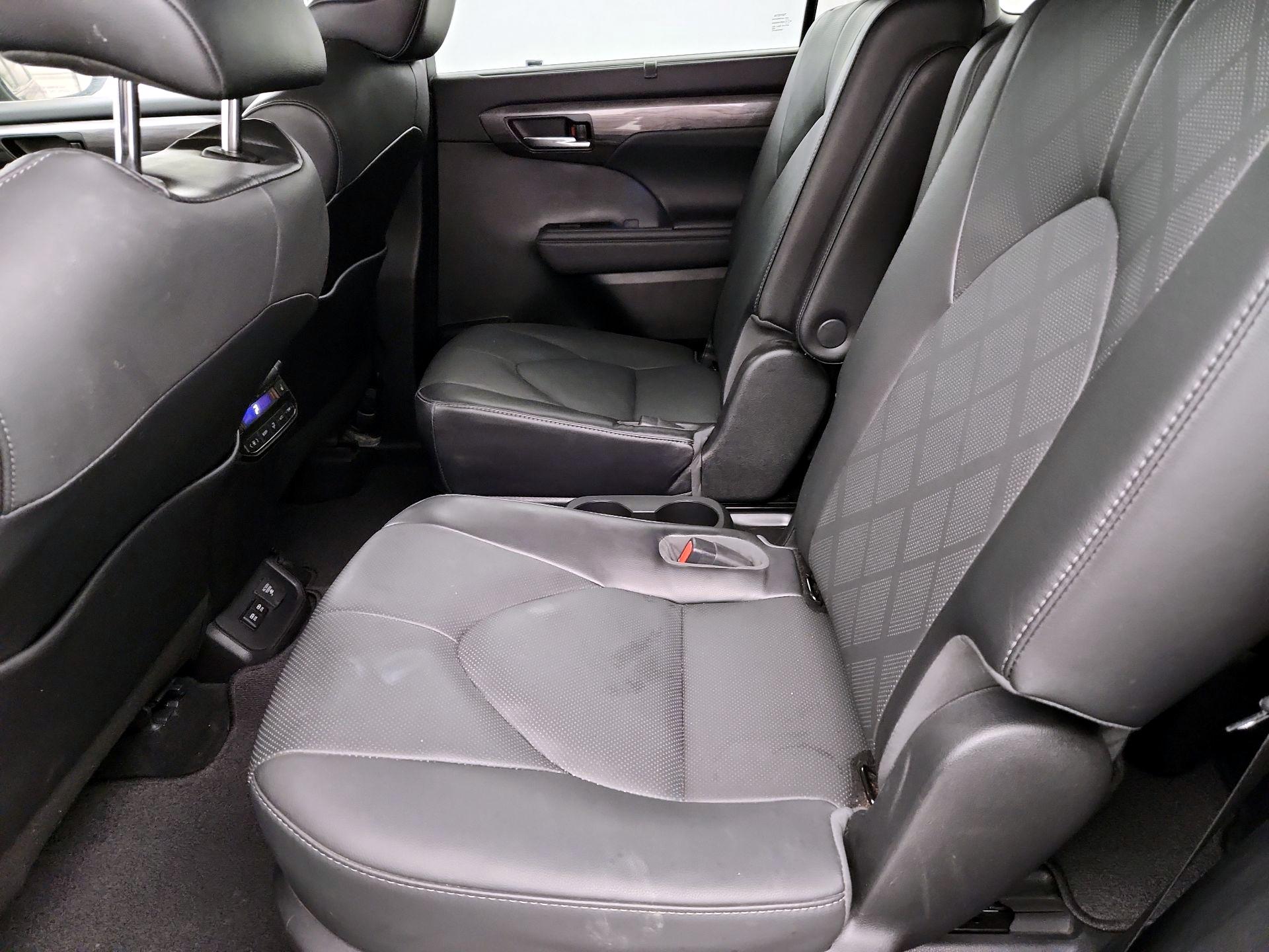Thumbnail: 2021 Toyota Highlander - 19