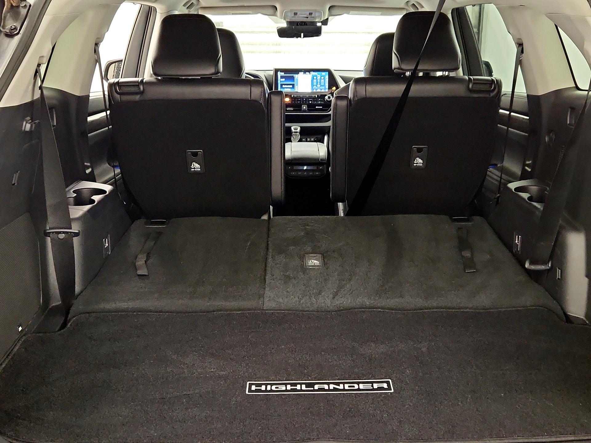 Thumbnail: 2021 Toyota Highlander - 20