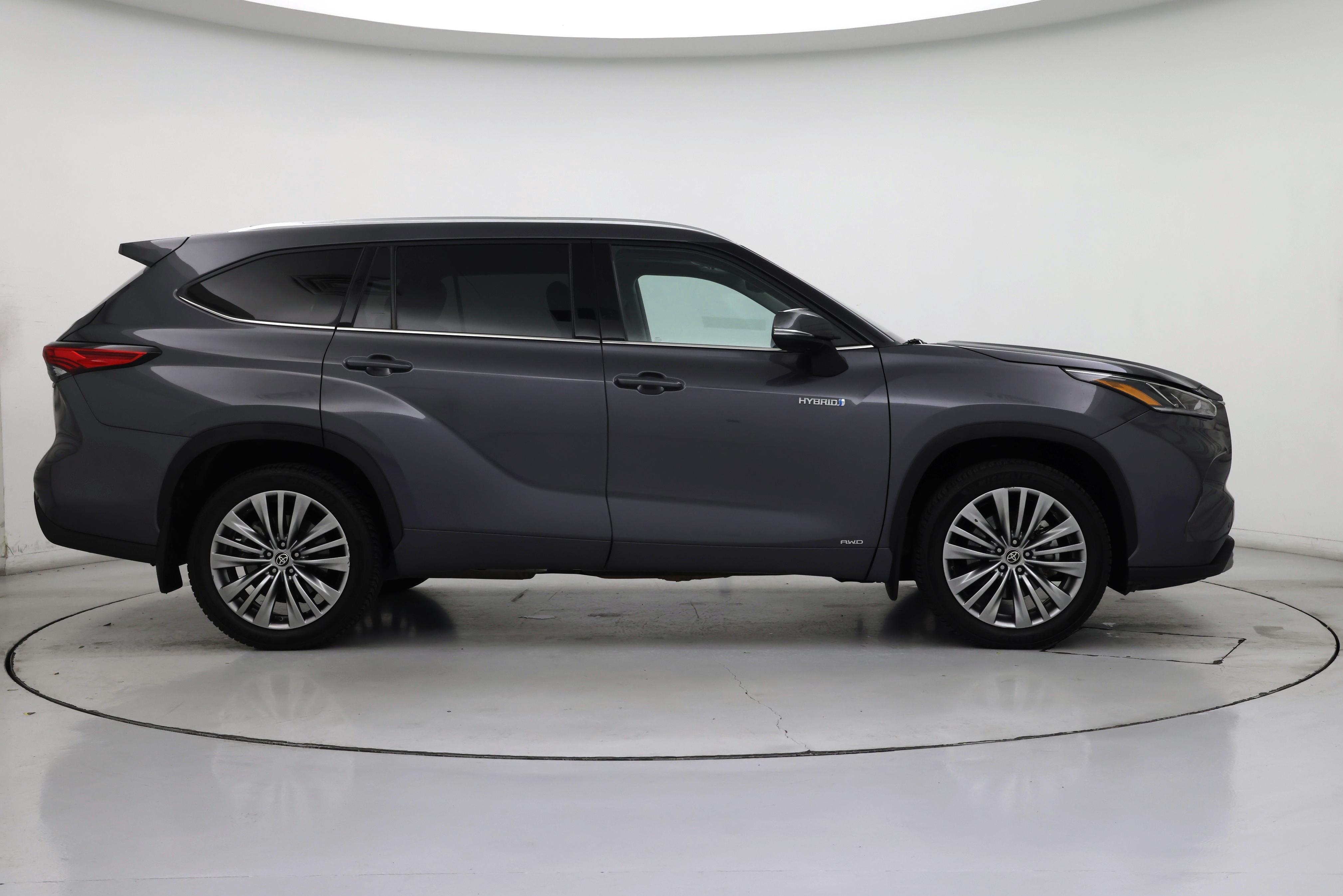 Thumbnail: 2021 Toyota Highlander - 7