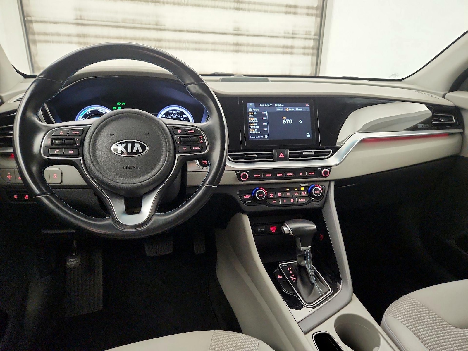 2020 Kia Niro LXS - Photo 10