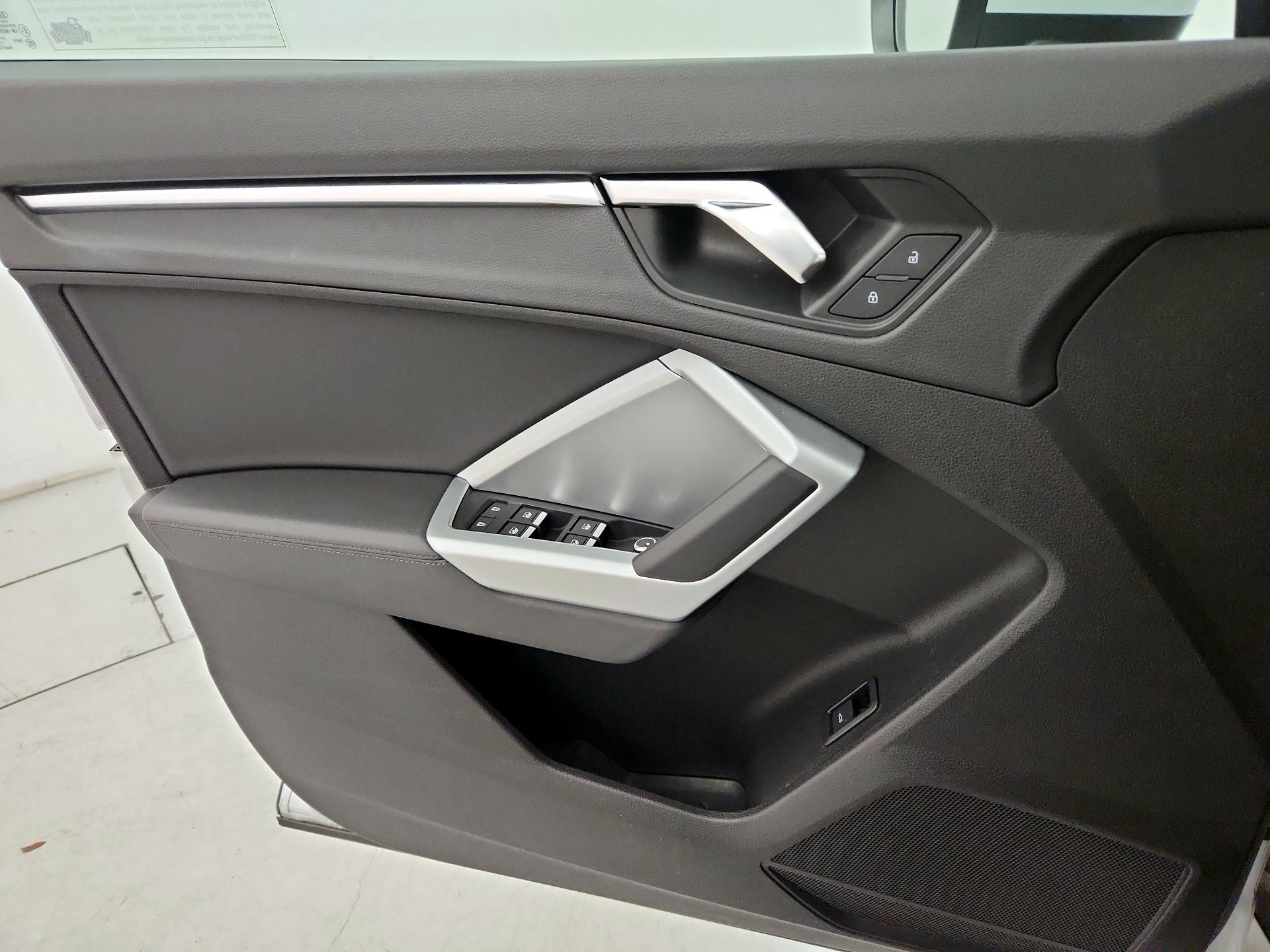 Thumbnail: 2020 Audi Q3 - 12