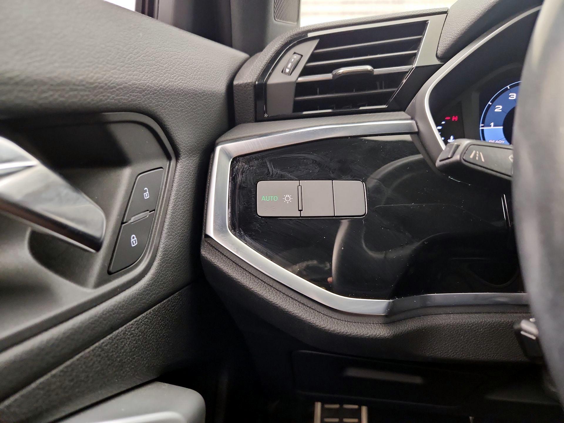 Thumbnail: 2020 Audi Q3 - 13