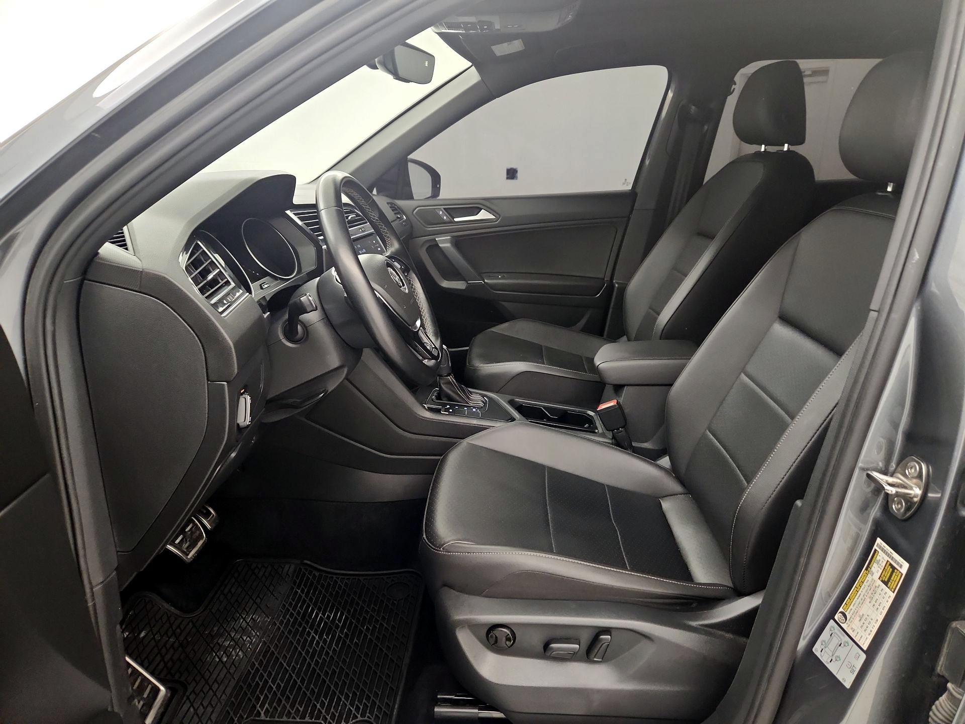 Thumbnail: 2020 Volkswagen Tiguan - 11