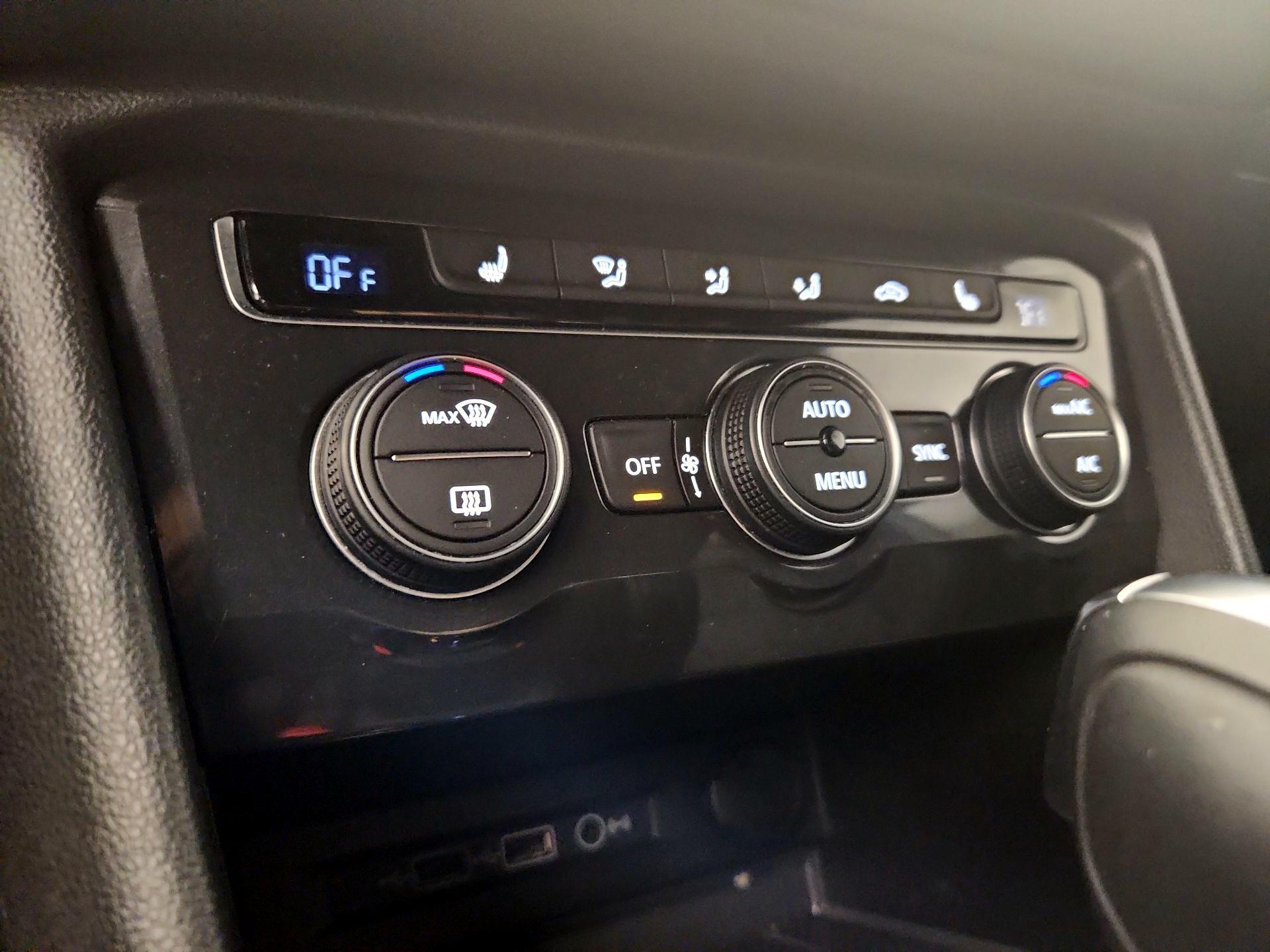 Thumbnail: 2020 Volkswagen Tiguan - 16