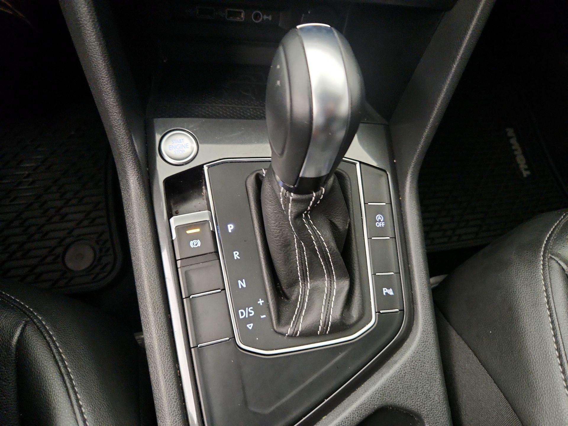 Thumbnail: 2020 Volkswagen Tiguan - 17