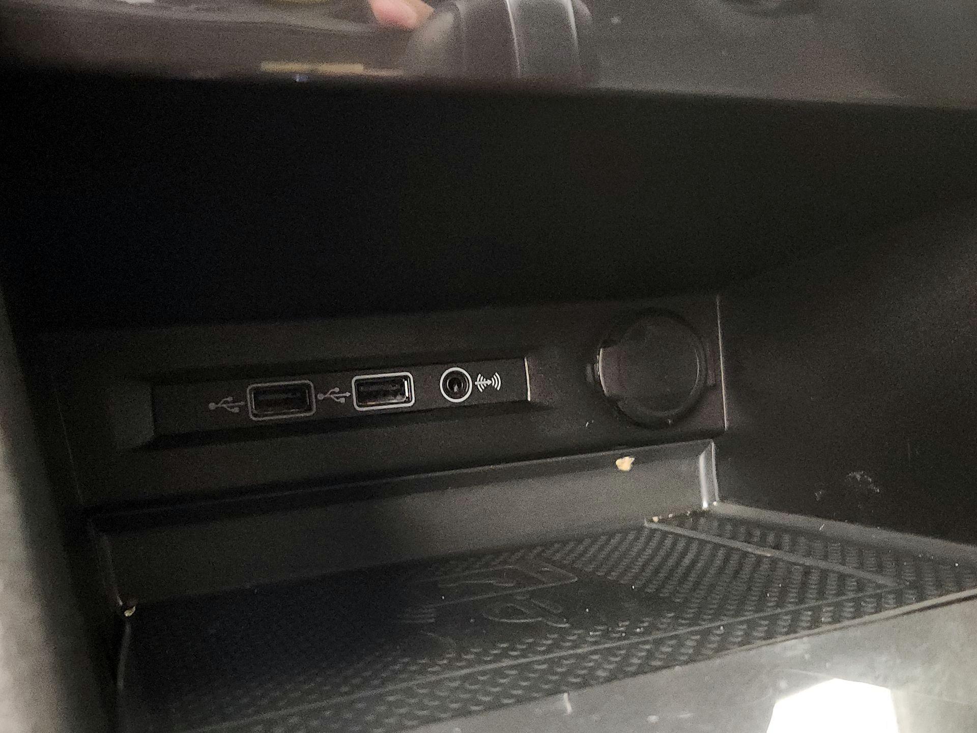 Thumbnail: 2020 Volkswagen Tiguan - 18