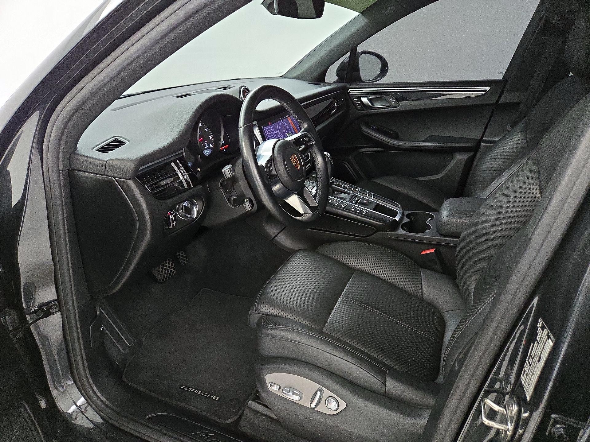 Thumbnail: 2019 Porsche Macan - 11