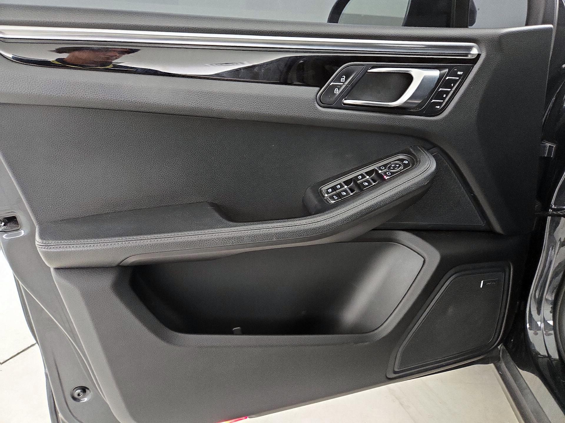 Thumbnail: 2019 Porsche Macan - 12