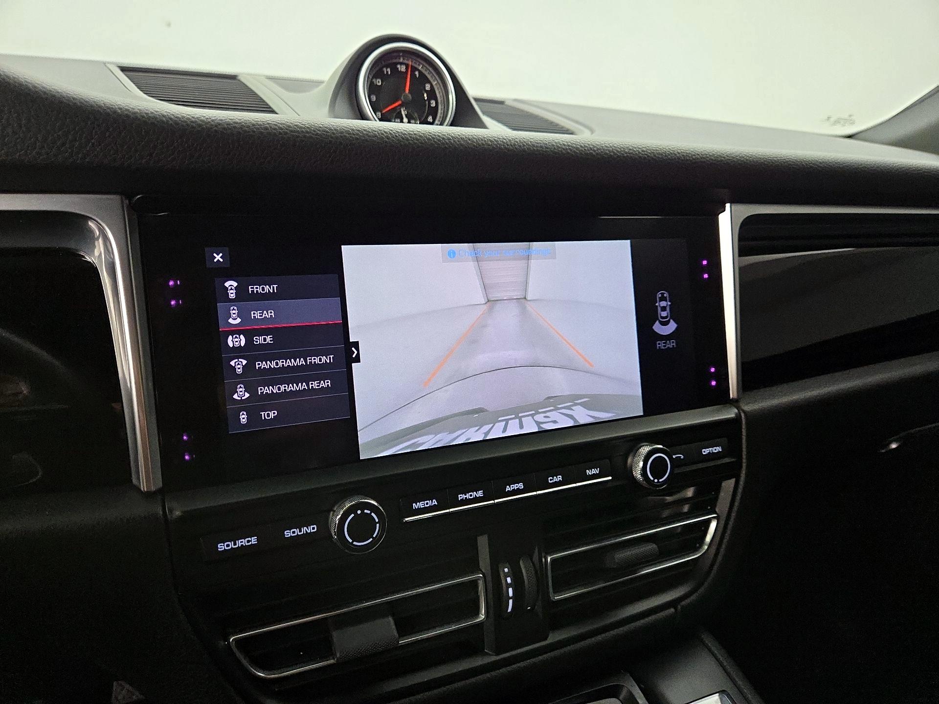 Thumbnail: 2019 Porsche Macan - 15