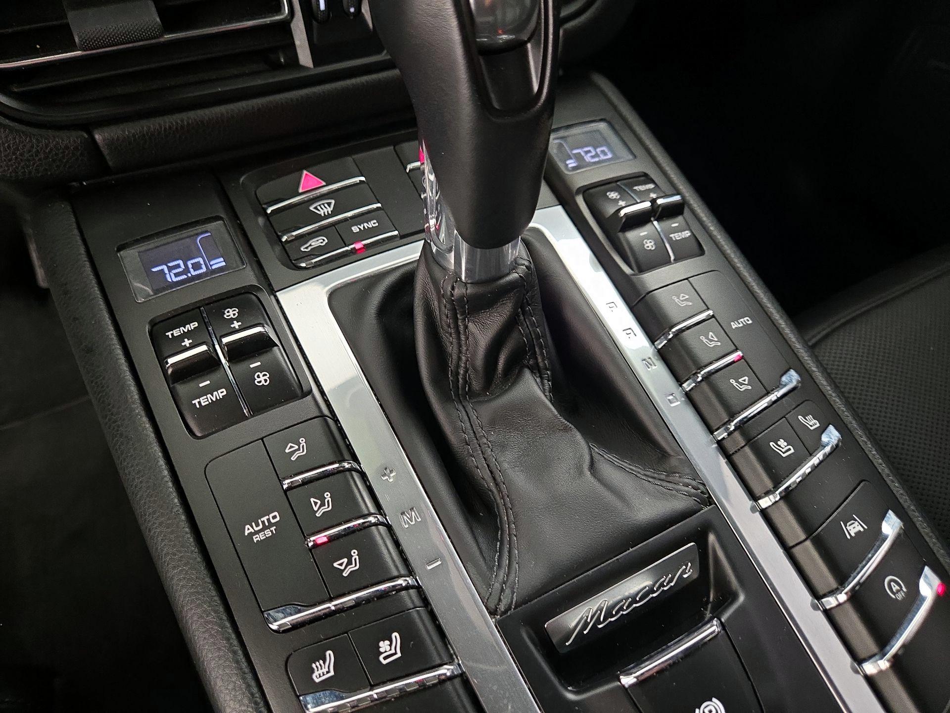 Thumbnail: 2019 Porsche Macan - 17