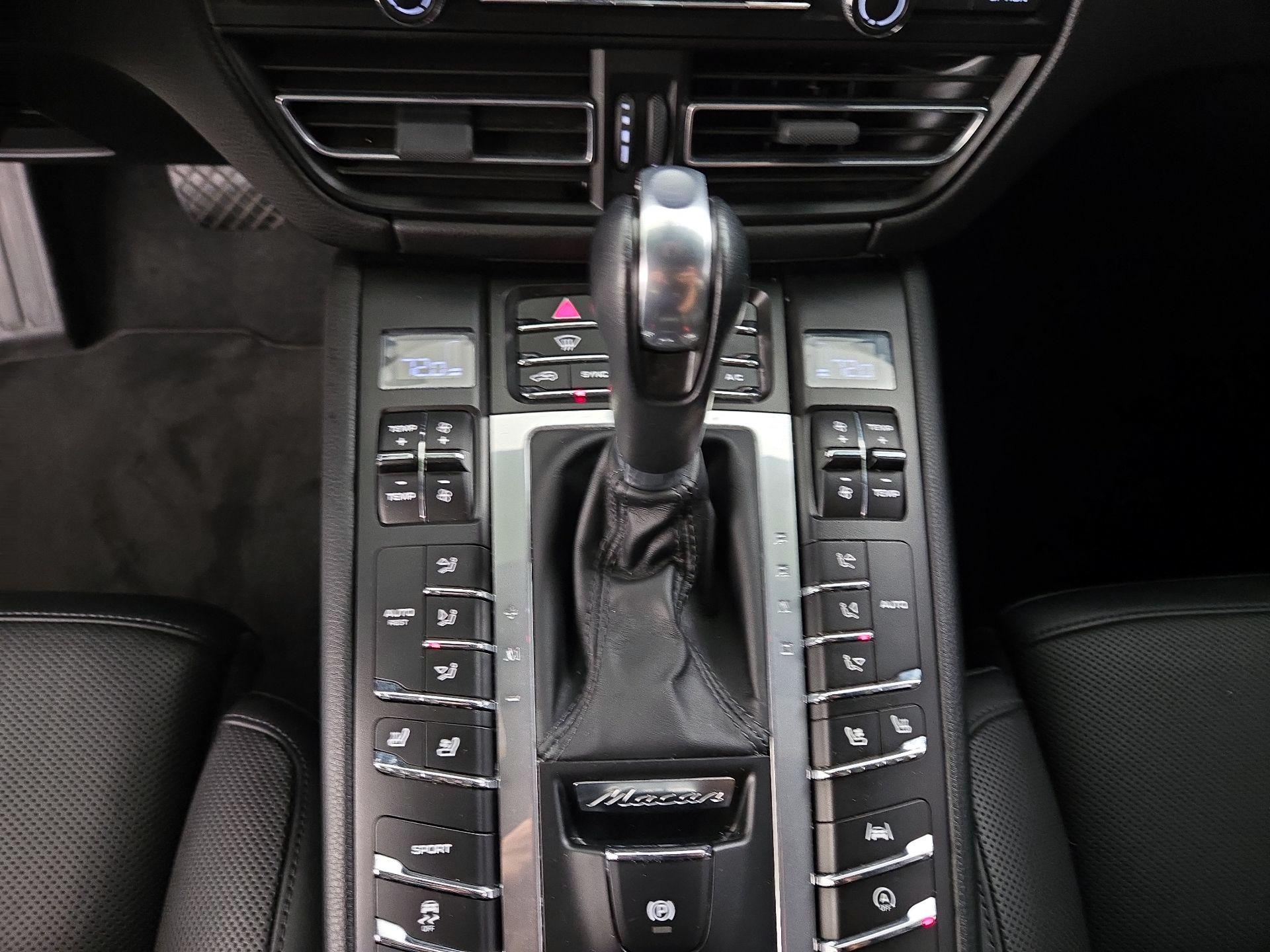 Thumbnail: 2019 Porsche Macan - 18