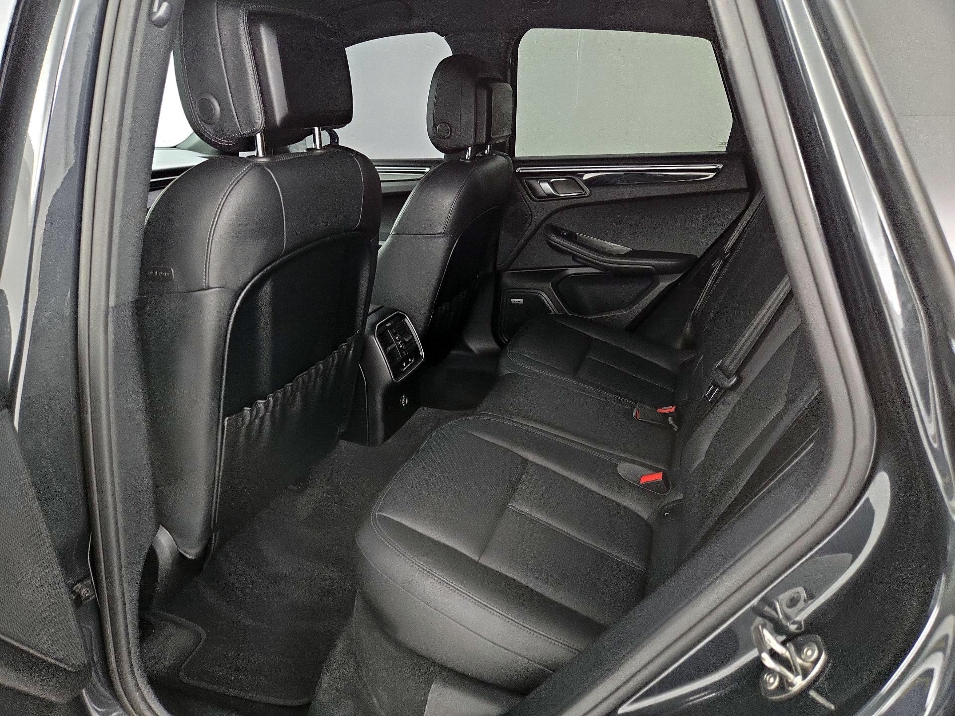 Thumbnail: 2019 Porsche Macan - 20