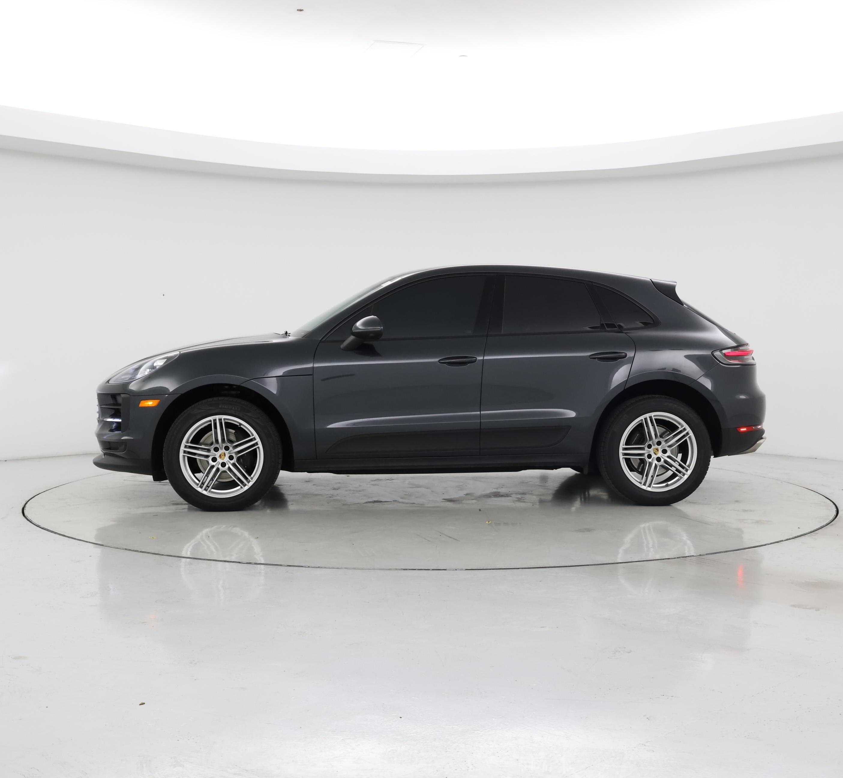 Thumbnail: 2019 Porsche Macan - 3