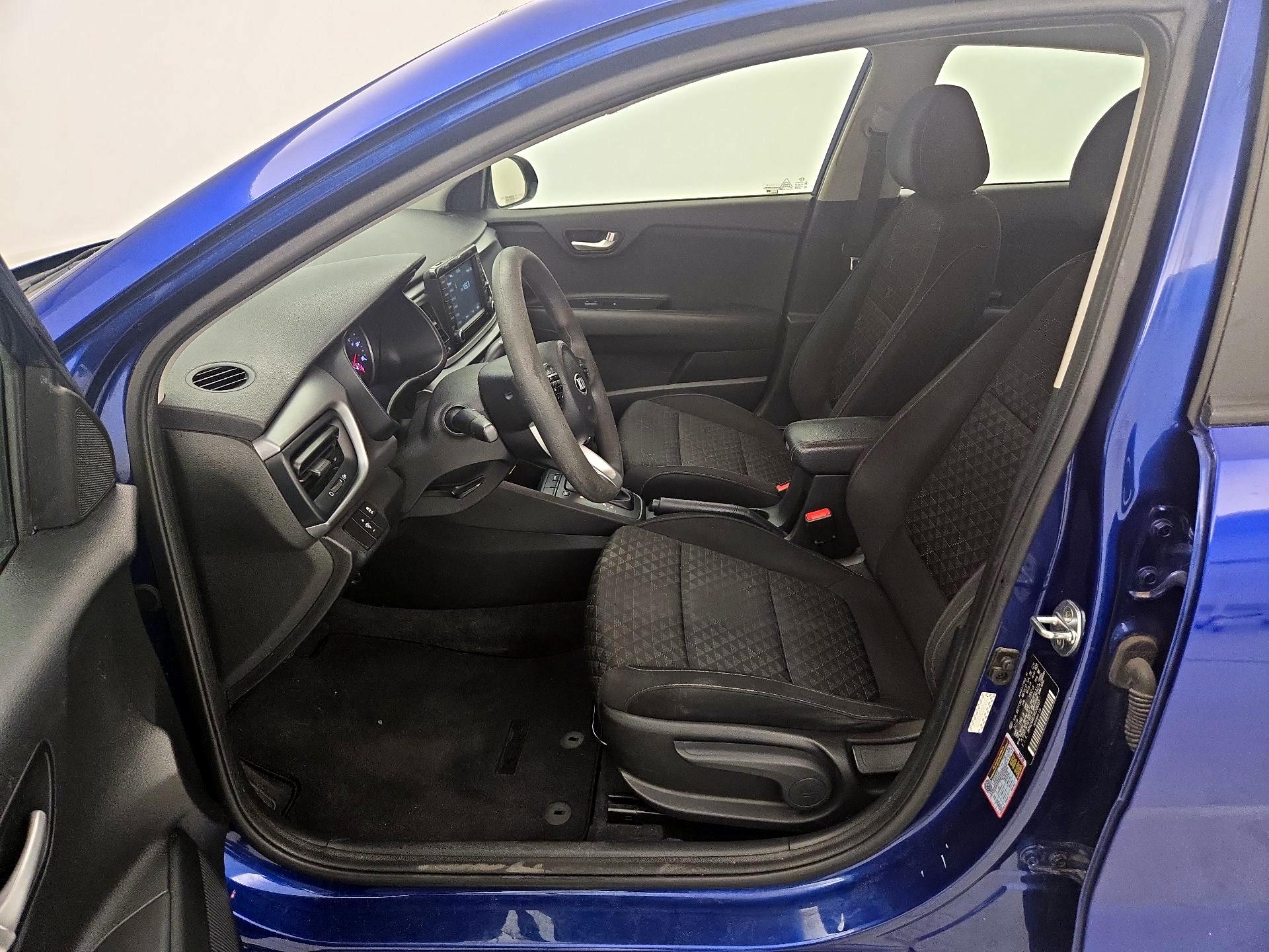 Thumbnail: 2019 Kia Rio - 9
