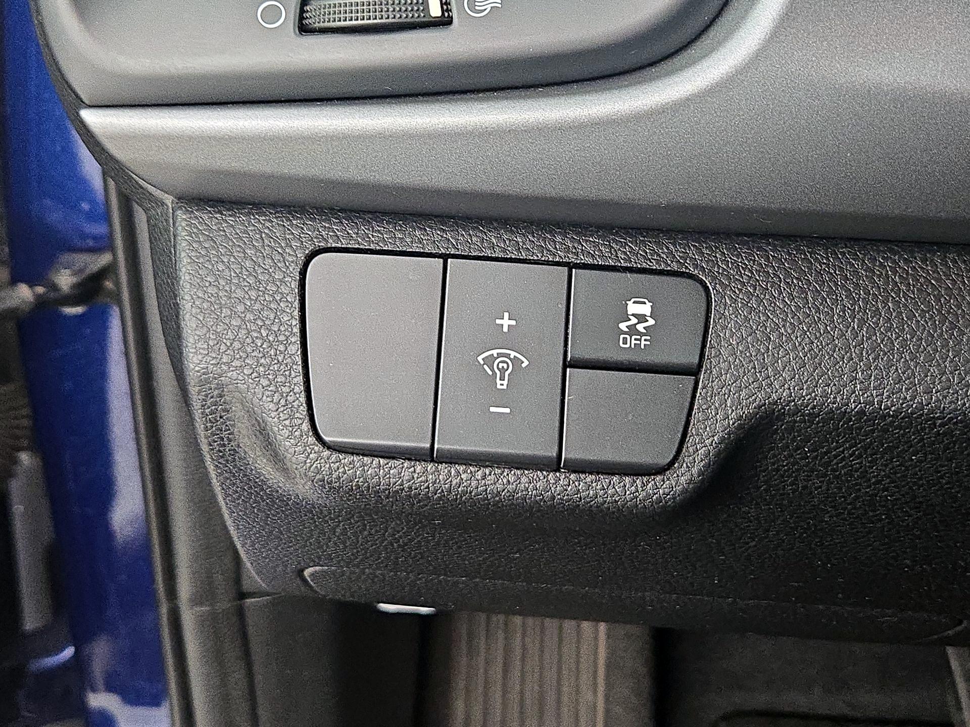 Thumbnail: 2019 Kia Rio - 11