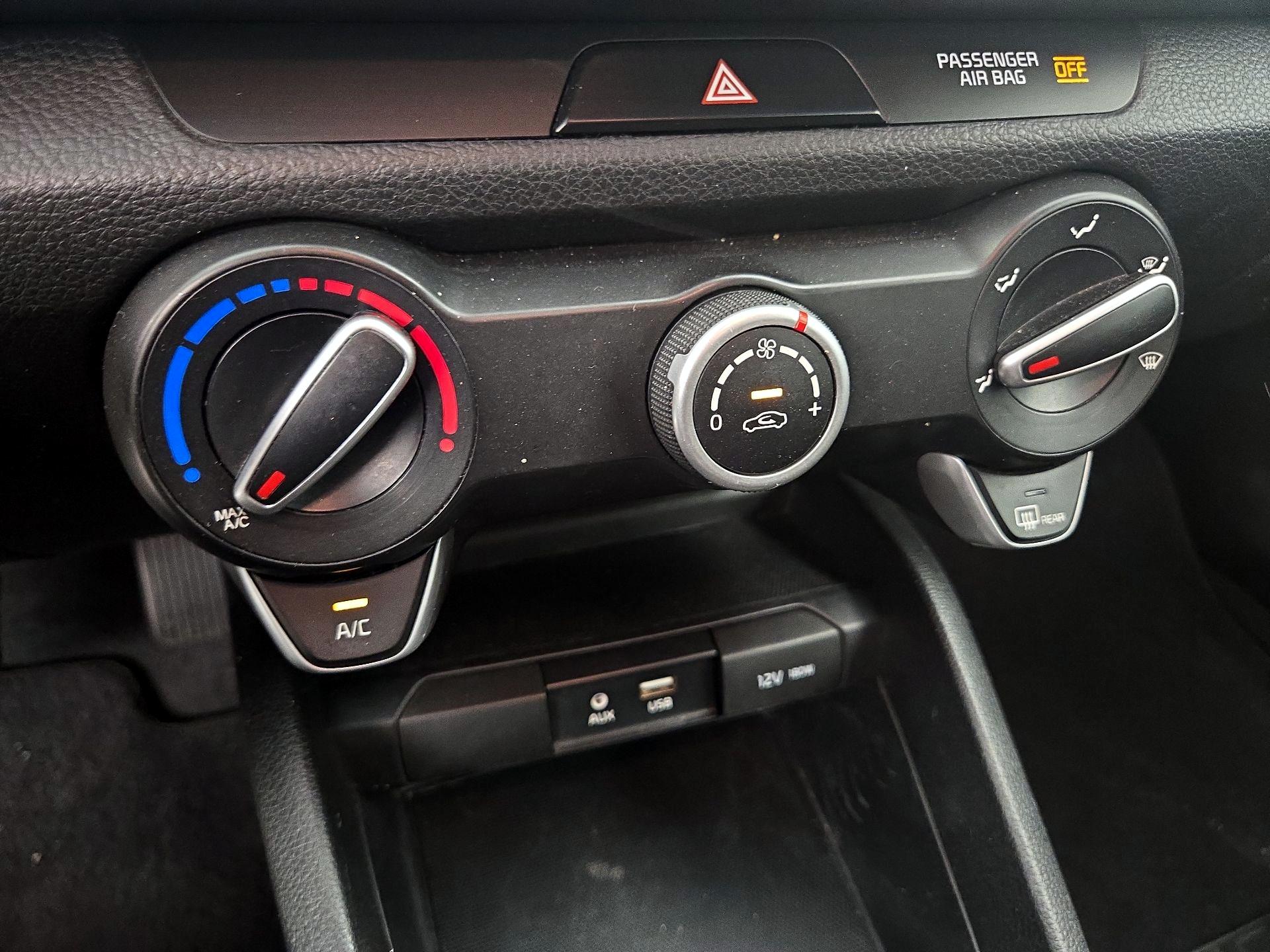 Thumbnail: 2019 Kia Rio - 14