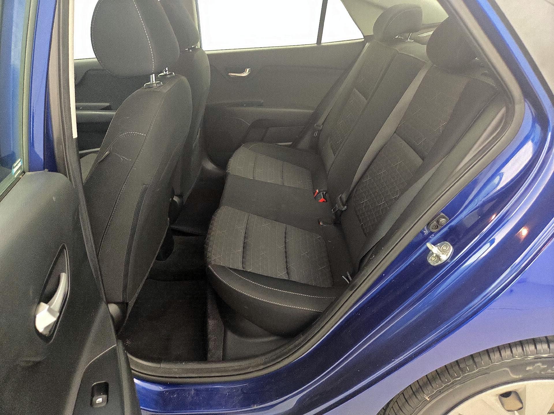 Thumbnail: 2019 Kia Rio - 17