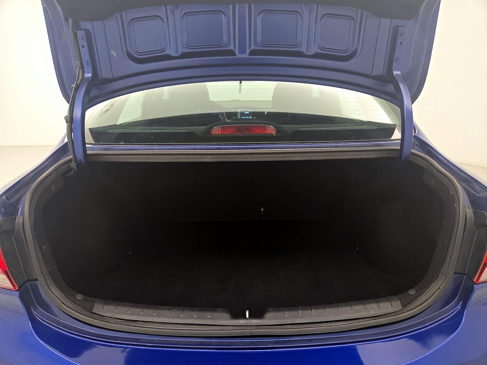Thumbnail: 2019 Kia Rio - 19