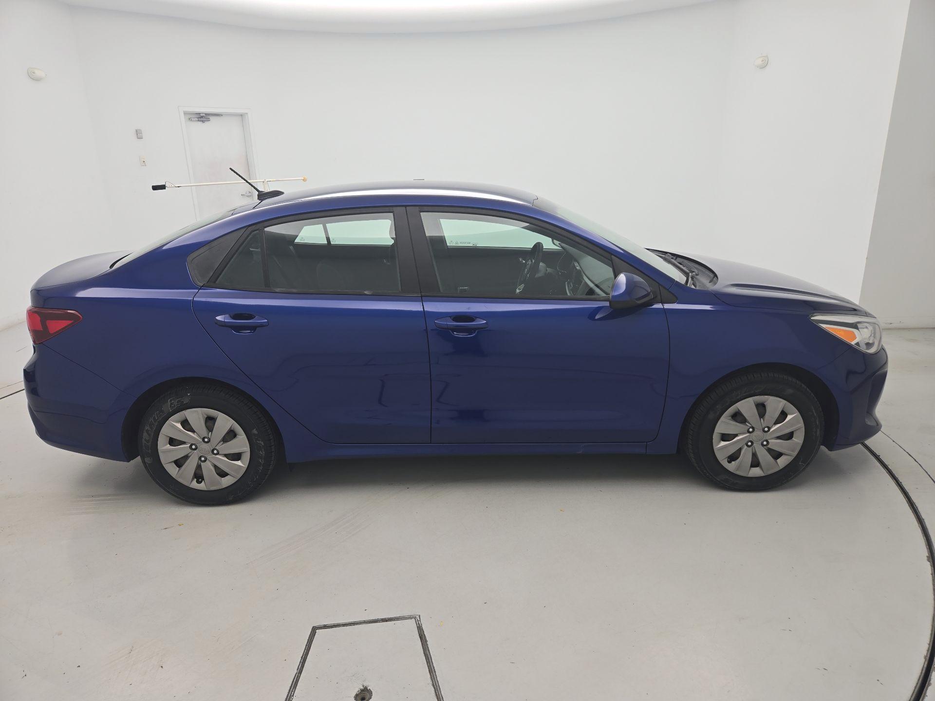 Thumbnail: 2019 Kia Rio - 4