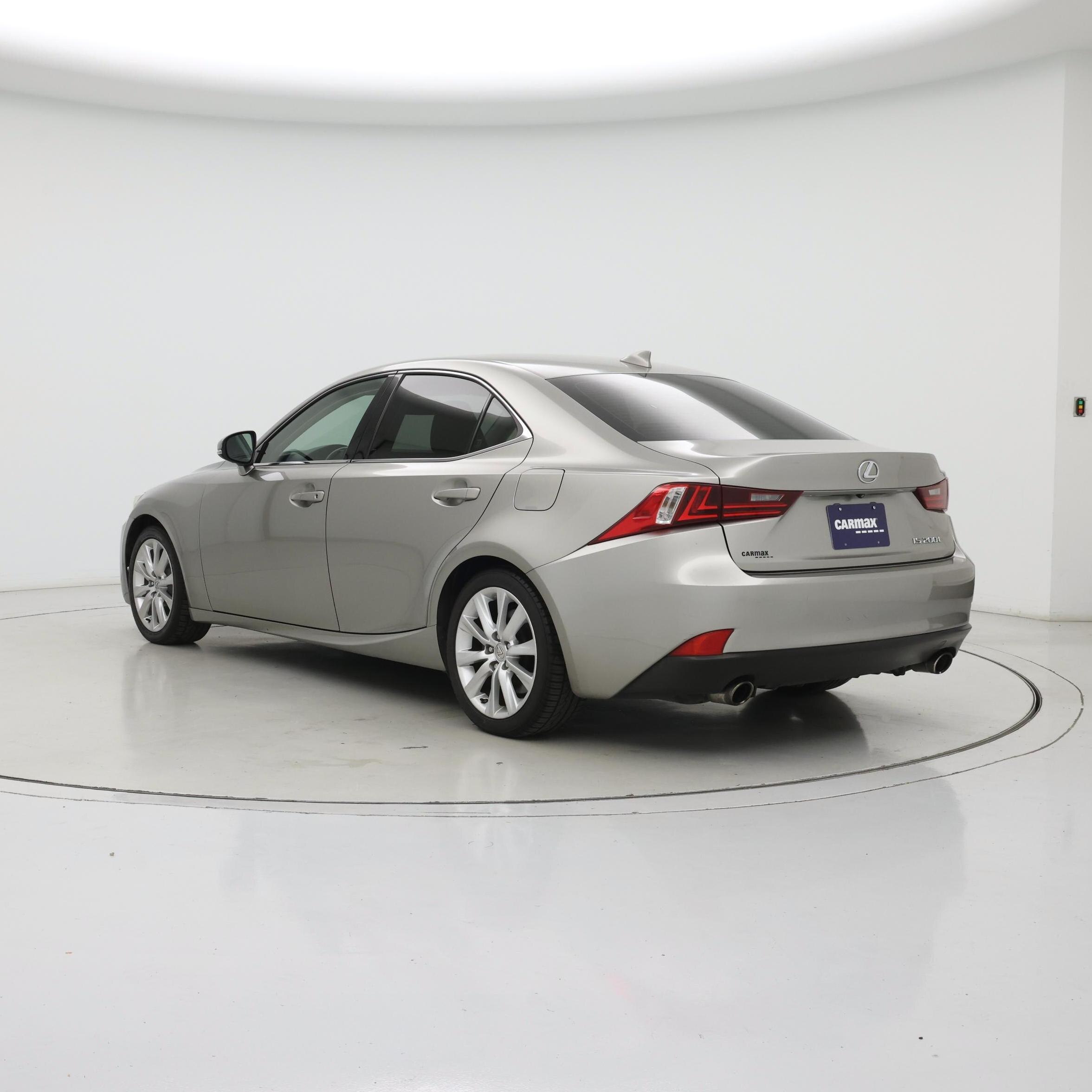 Thumbnail: 2016 Lexus IS - 2