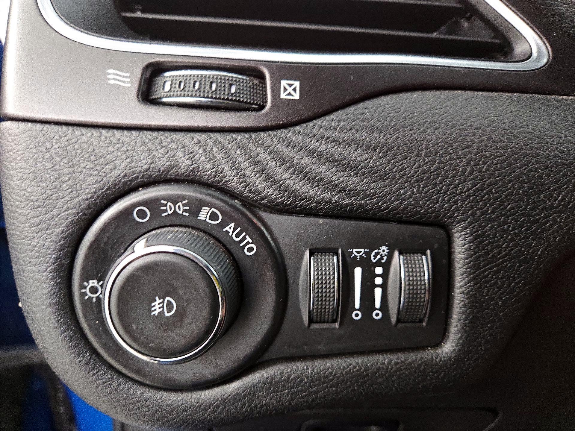 Thumbnail: 2020 Jeep Cherokee - 13