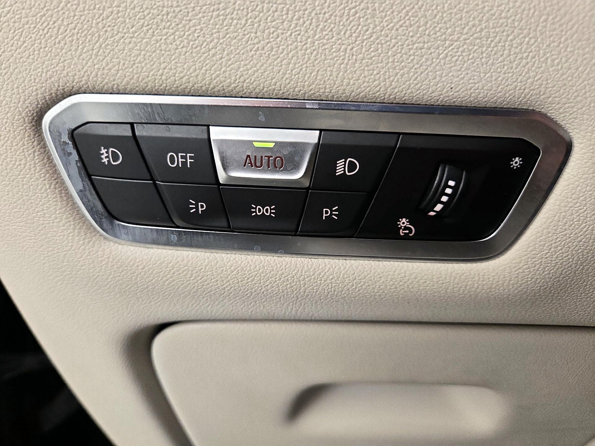 Thumbnail: 2022 BMW X7 - 13