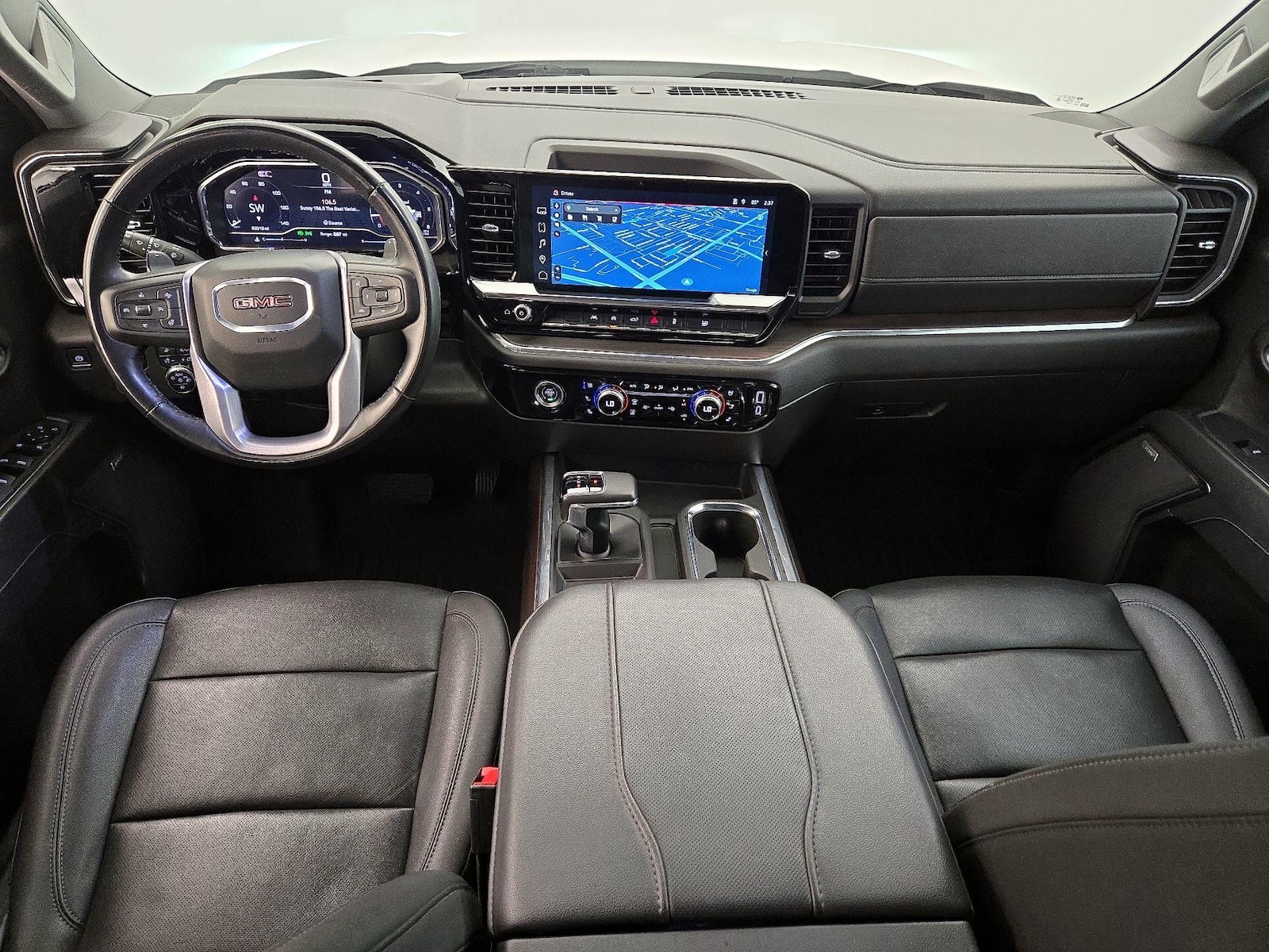 2024 GMC Sierra 1500 SLT - Photo 10