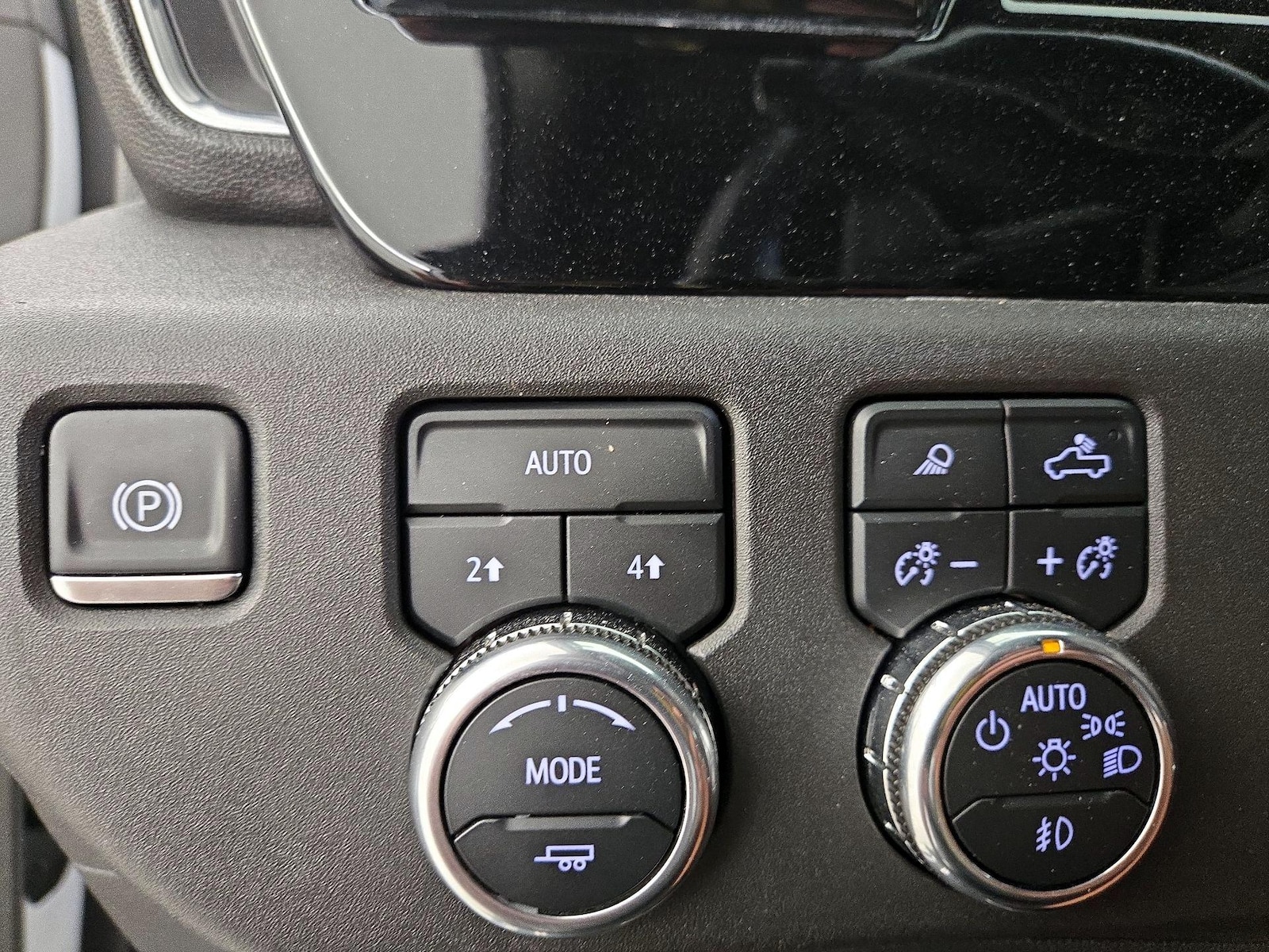 2024 GMC Sierra 1500 SLT - Photo 14