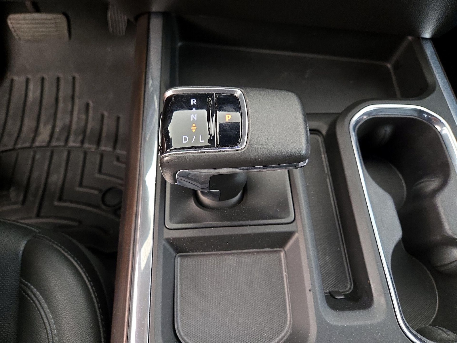2024 GMC Sierra 1500 SLT - Photo 19