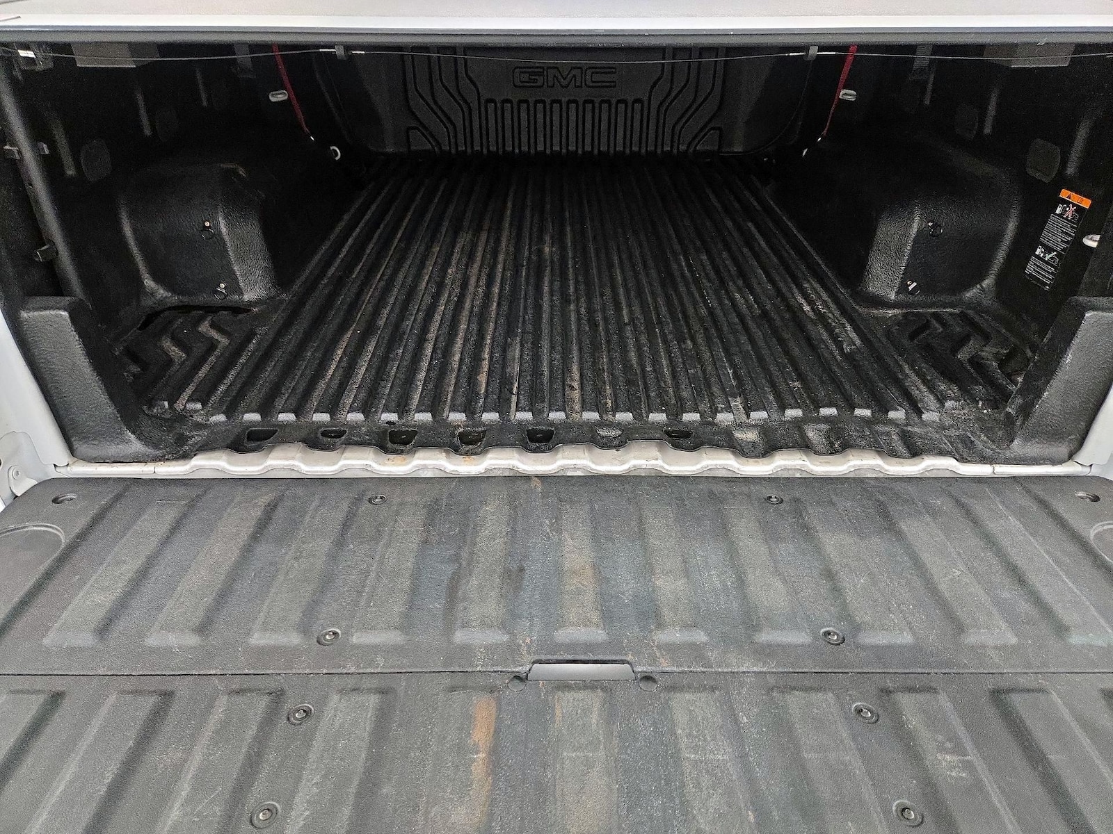 2024 GMC Sierra 1500 SLT - Photo 22