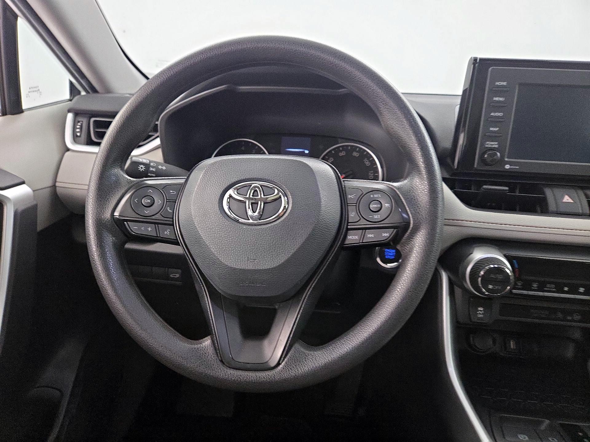 Thumbnail: 2022 Toyota RAV4 - 10