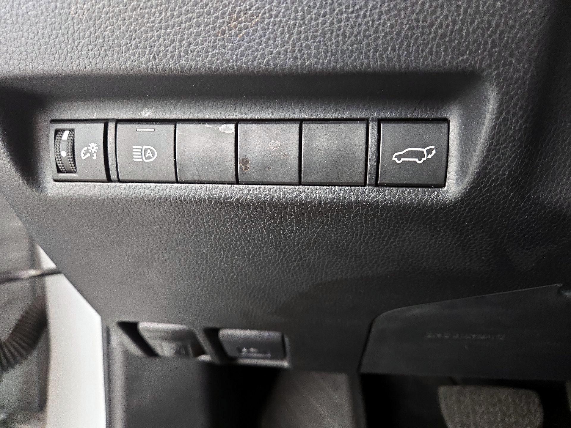 Thumbnail: 2022 Toyota RAV4 - 13