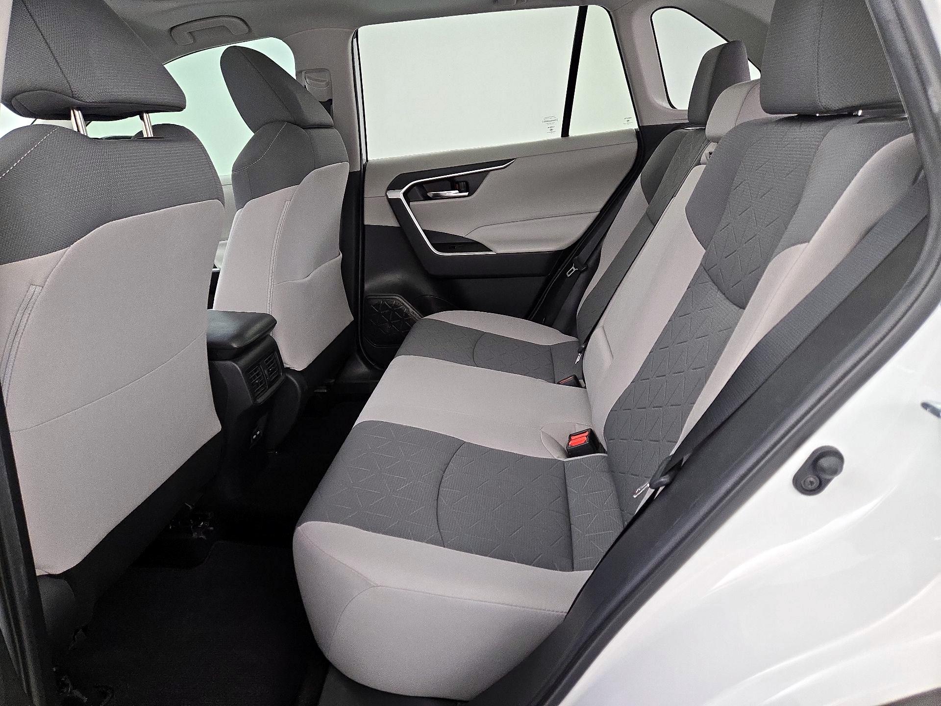 Thumbnail: 2022 Toyota RAV4 - 20