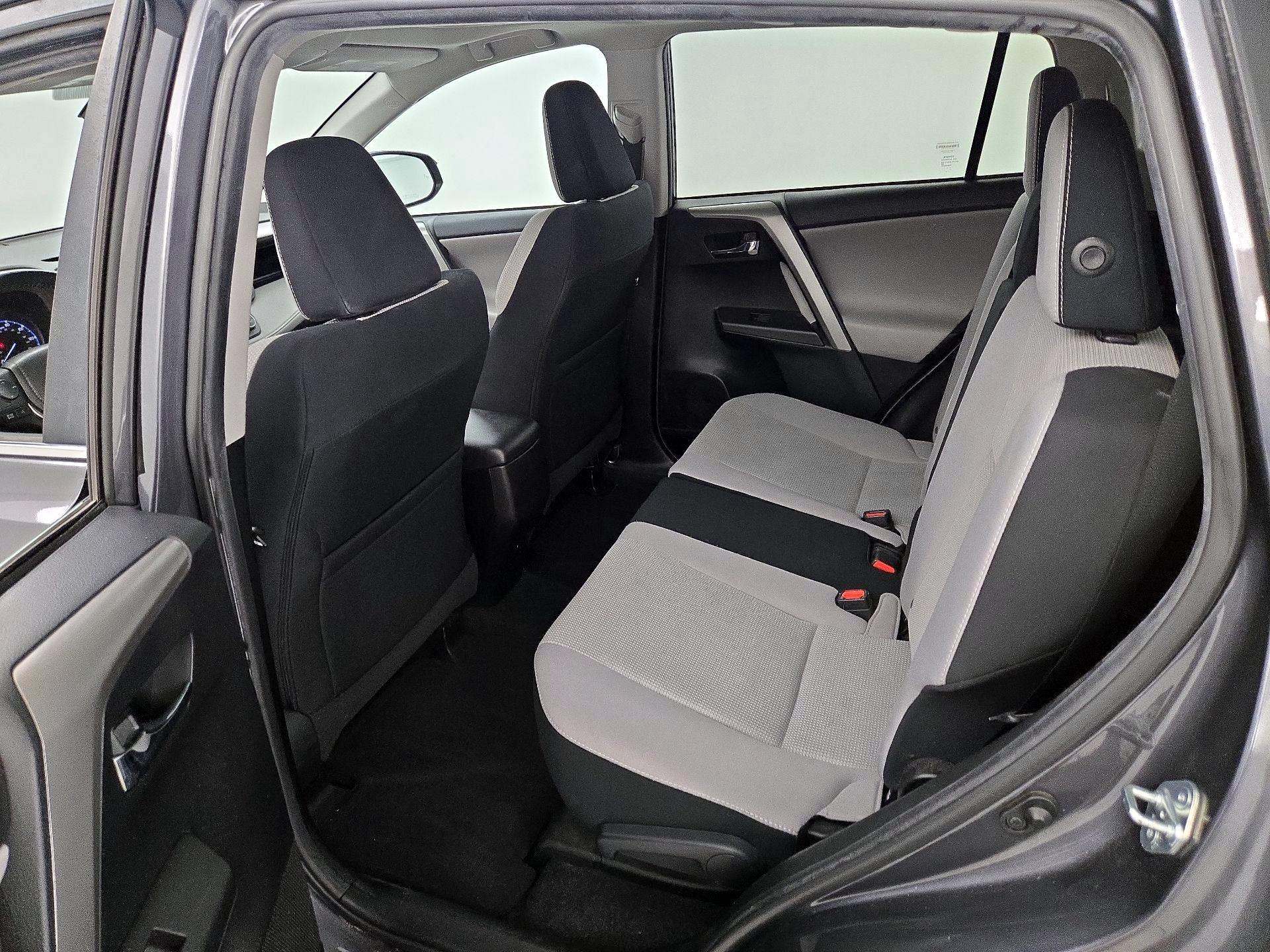Thumbnail: 2017 Toyota RAV4 - 20