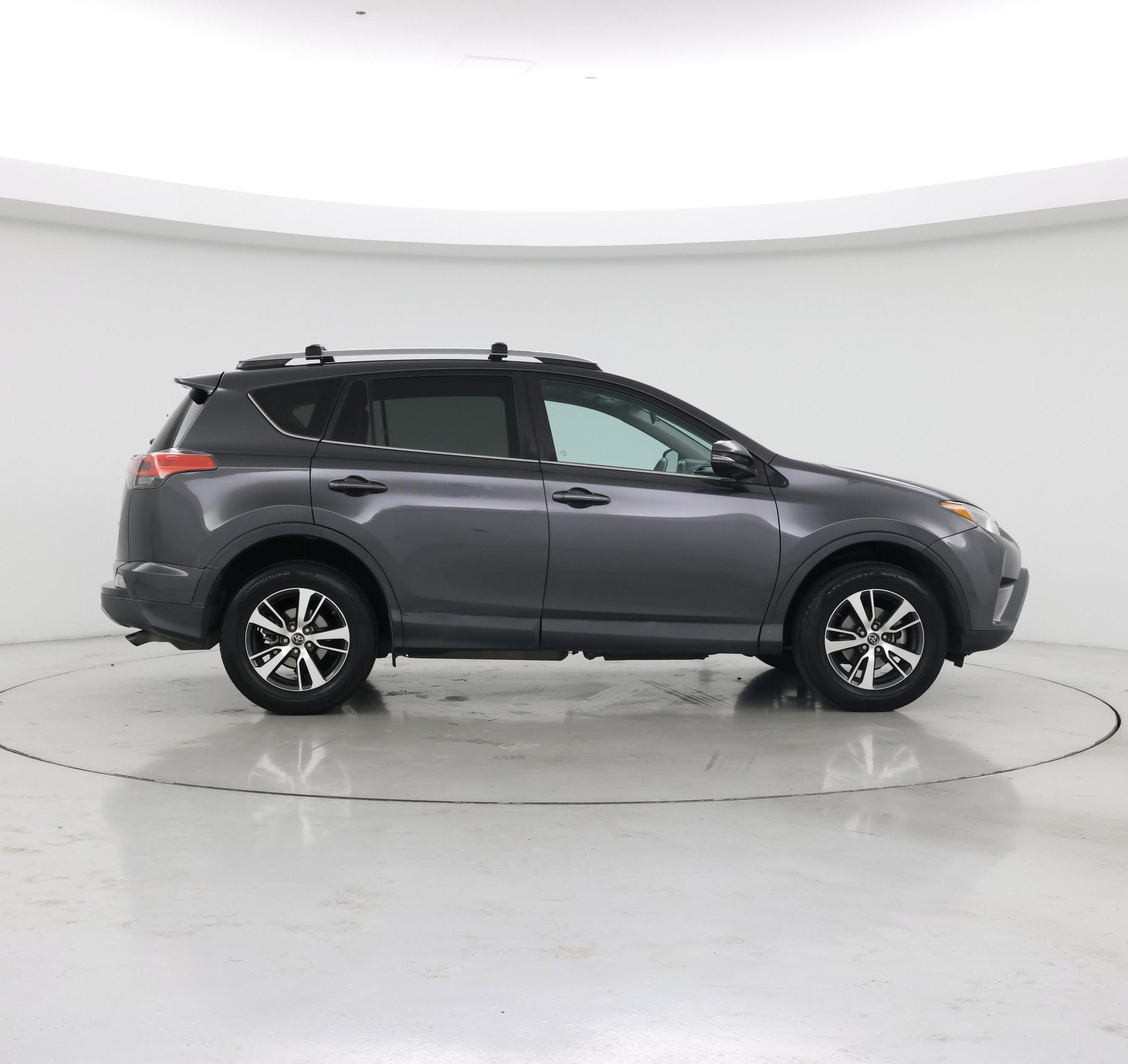 Thumbnail: 2017 Toyota RAV4 - 7