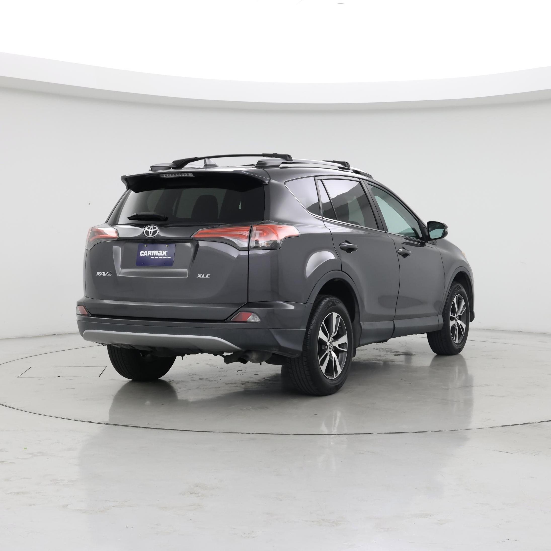 Thumbnail: 2017 Toyota RAV4 - 8