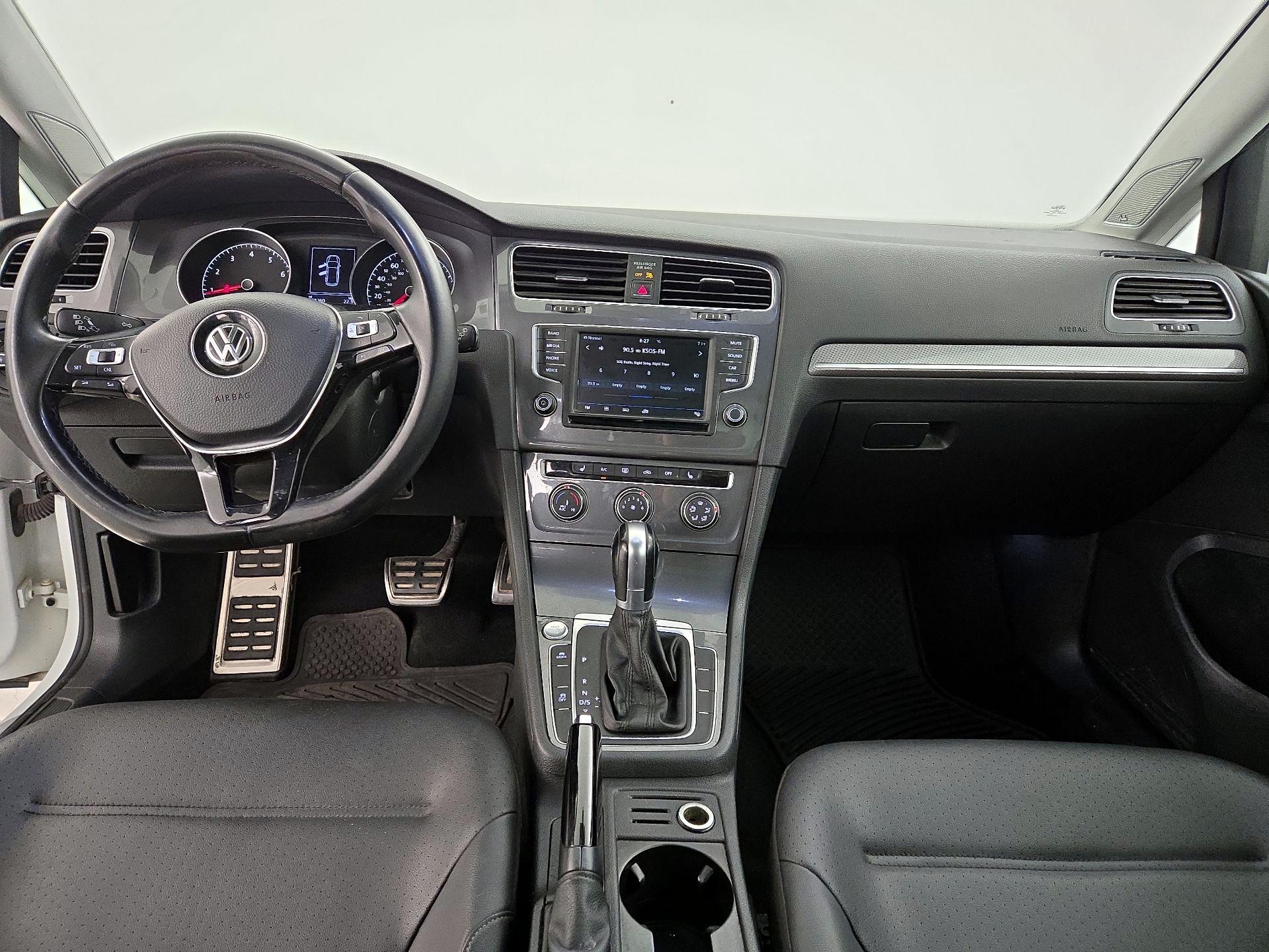 Thumbnail: 2017 Volkswagen Golf - 9