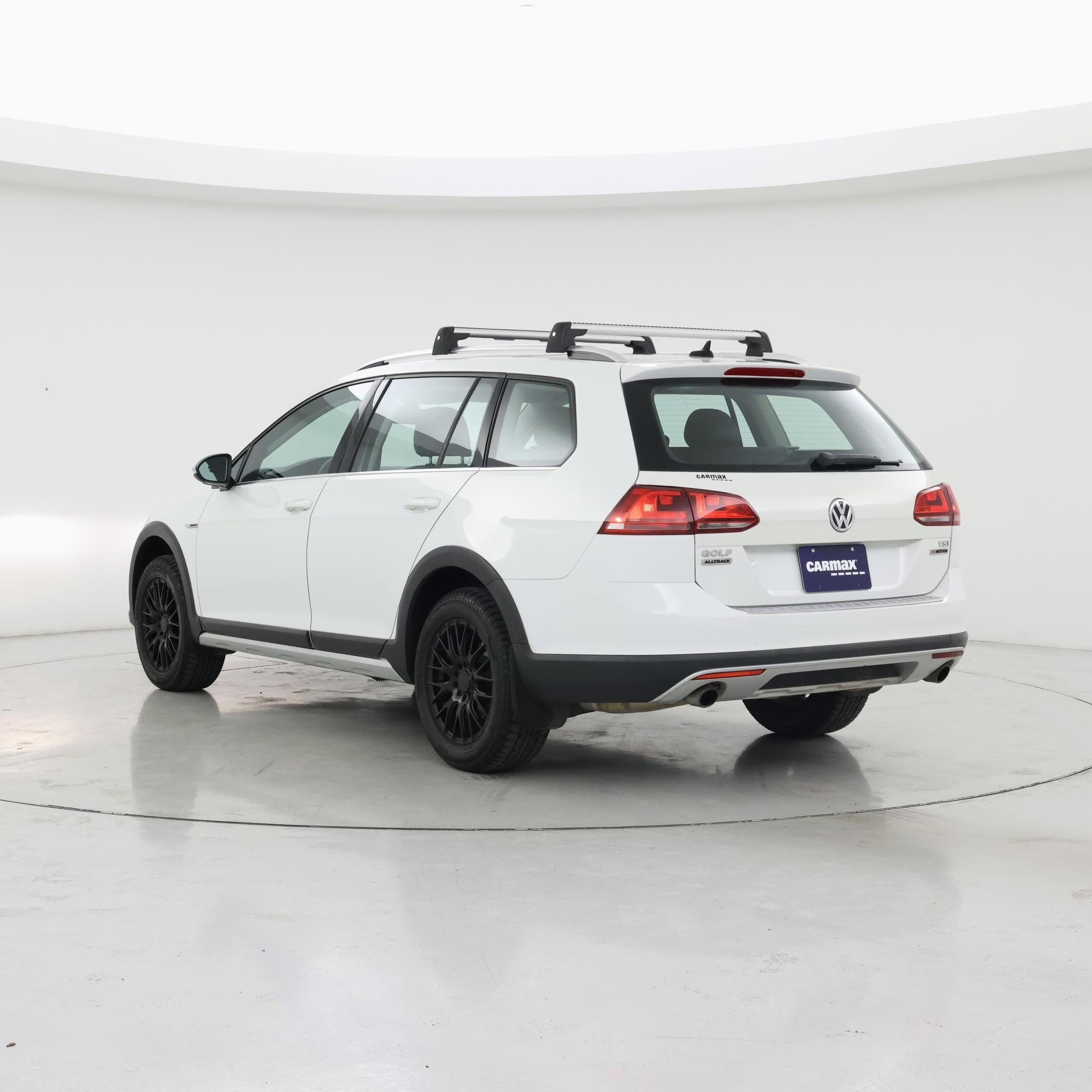 Thumbnail: 2017 Volkswagen Golf - 2