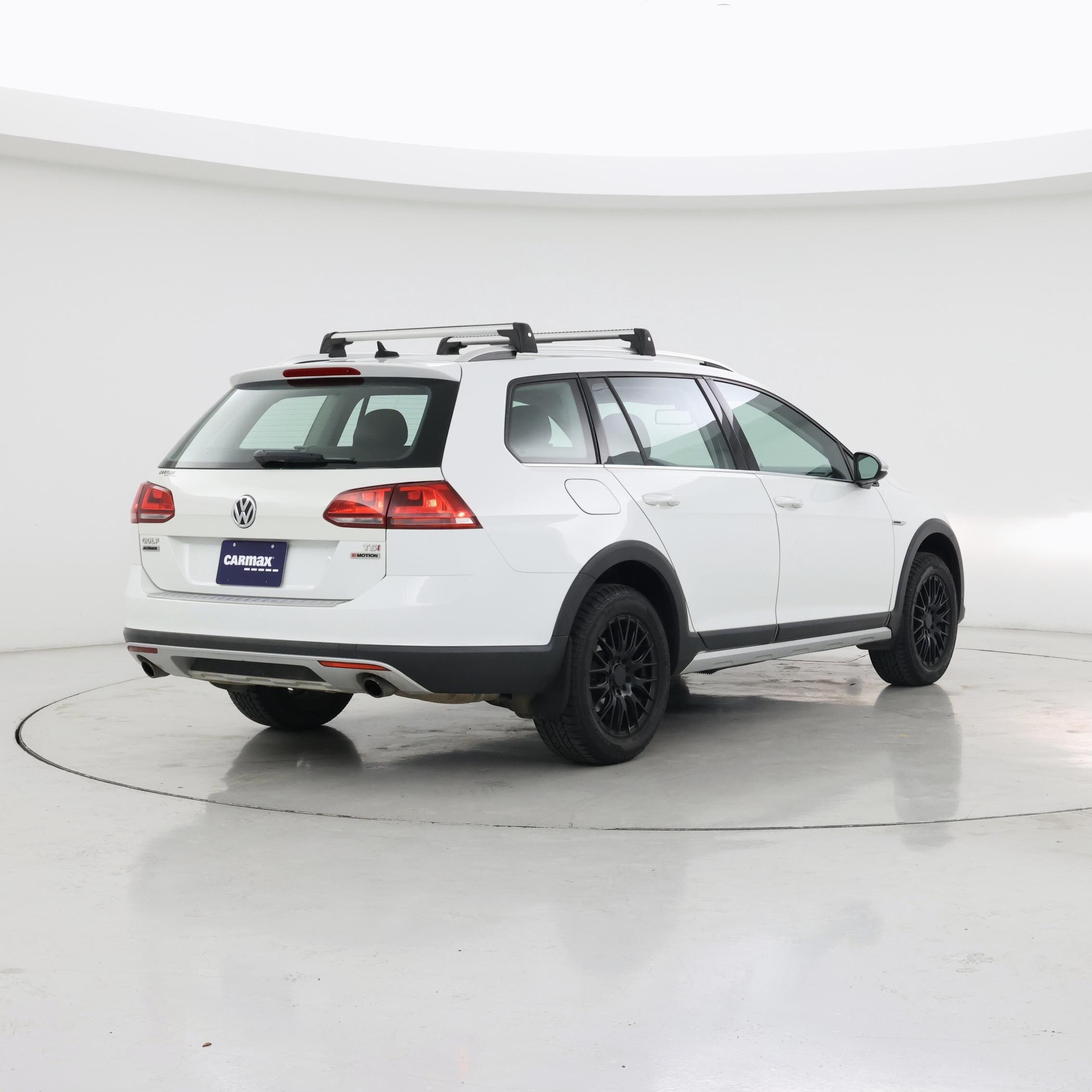 Thumbnail: 2017 Volkswagen Golf - 8