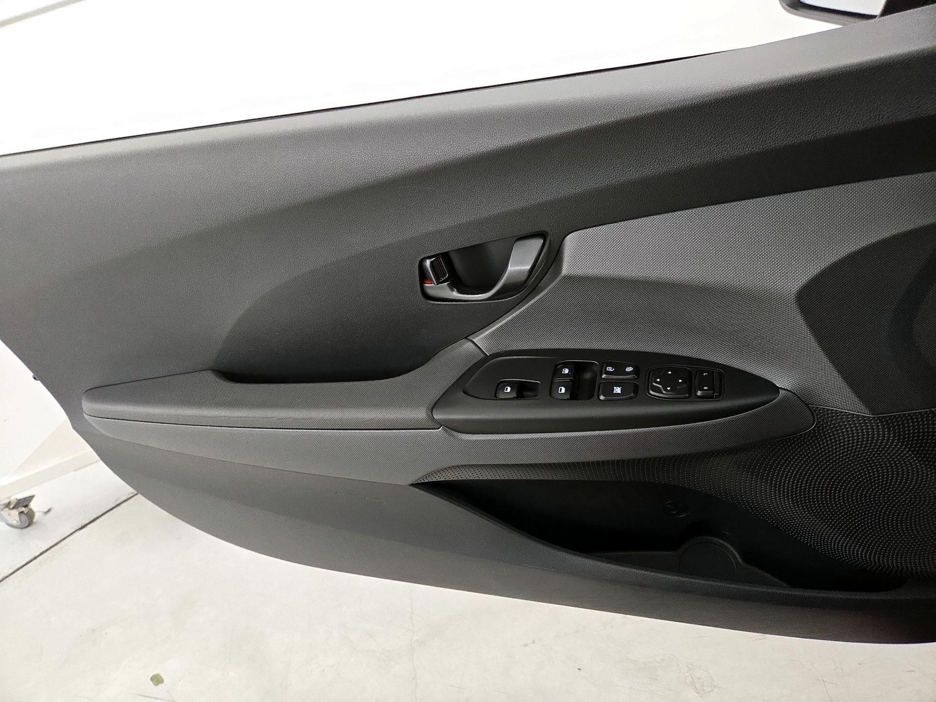 Thumbnail: 2022 Hyundai Veloster - 12