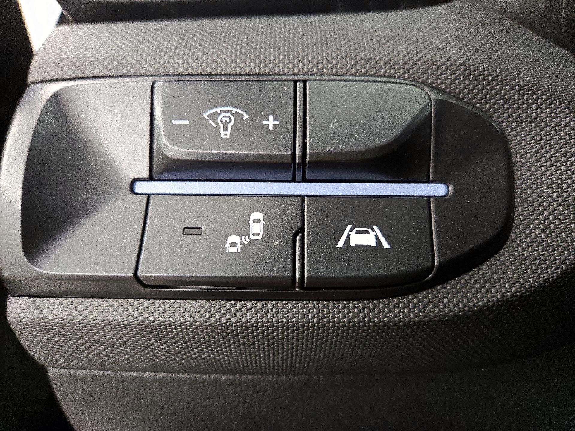 Thumbnail: 2022 Hyundai Veloster - 13