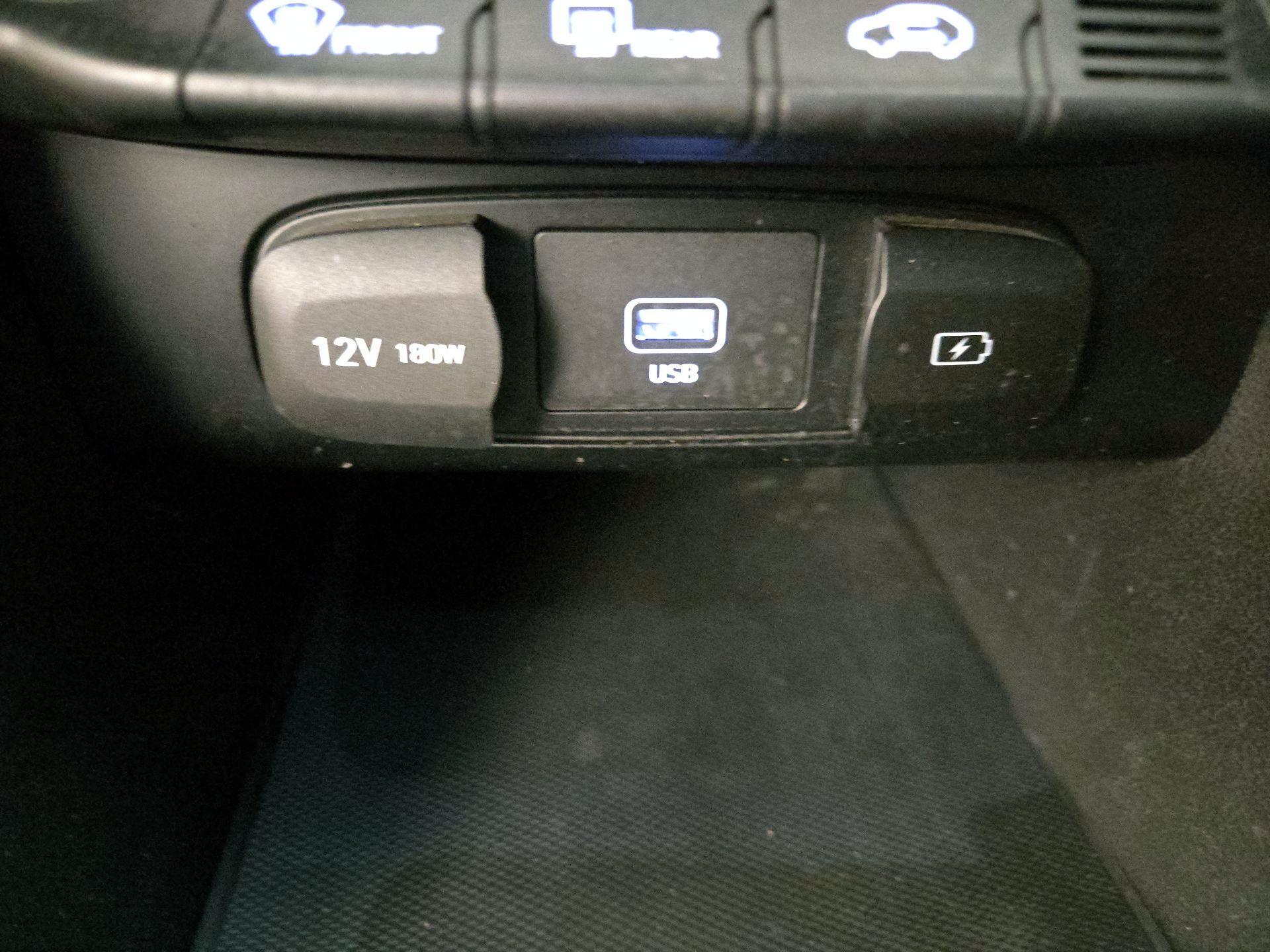 Thumbnail: 2022 Hyundai Veloster - 18